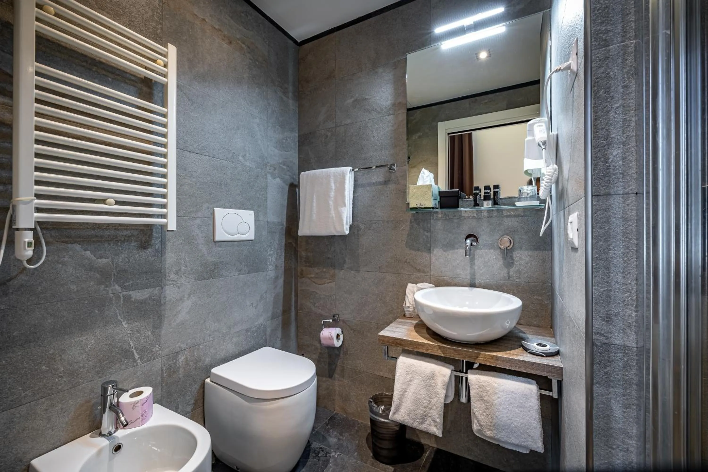 Bathroom in Palazzo Alfieri - Place of Charme