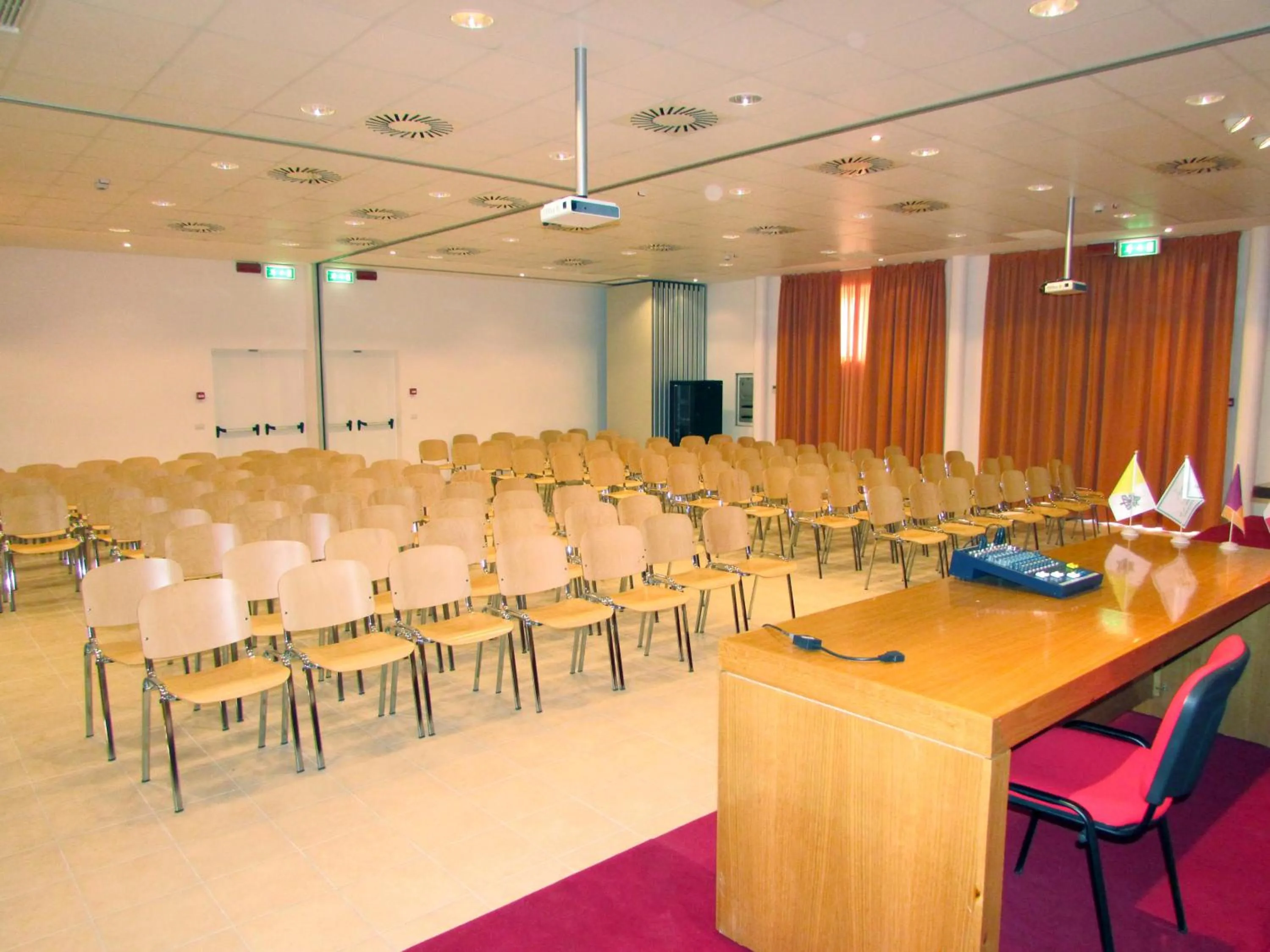 Business facilities in Casa per Ferie Opera Don Calabria