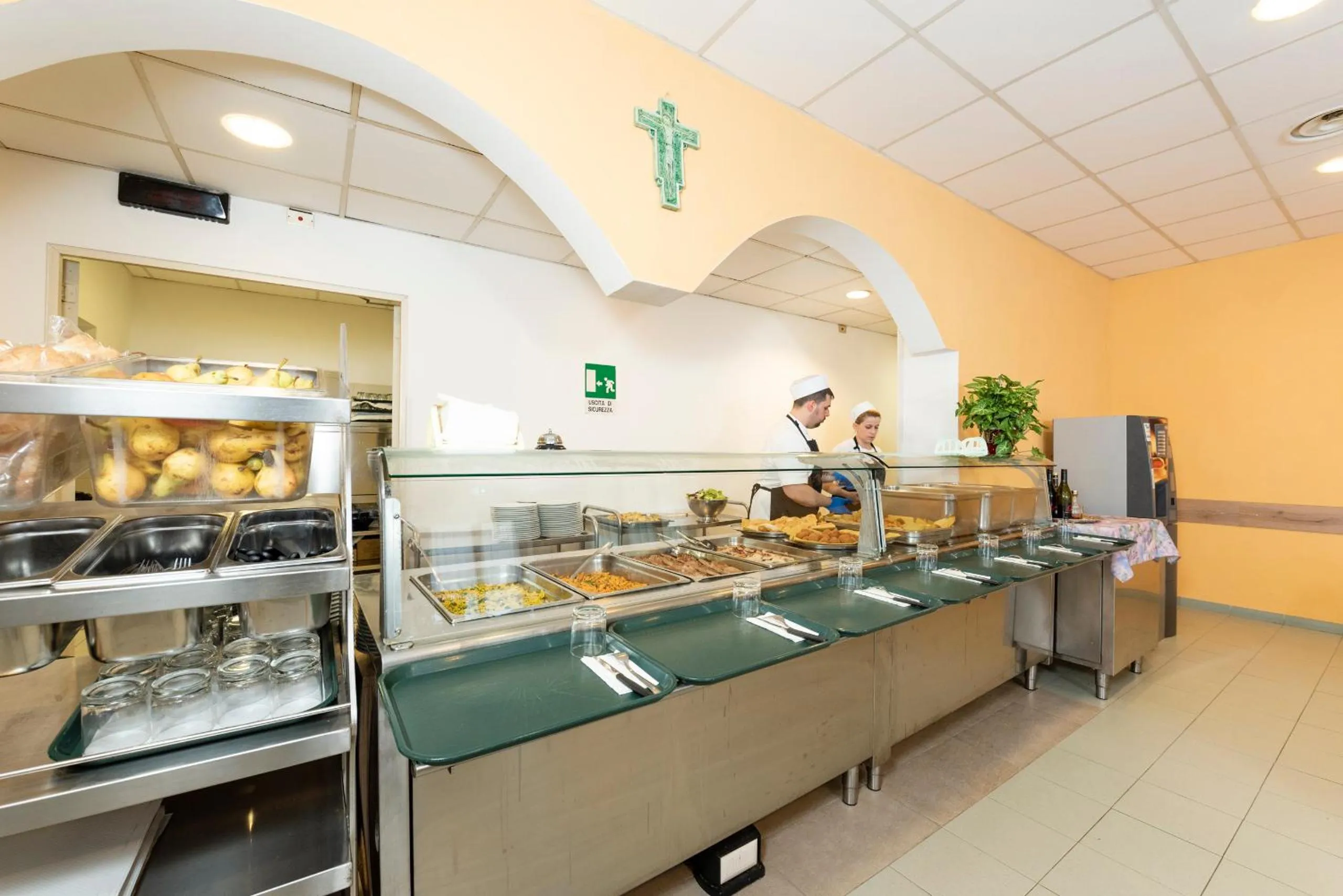 Restaurant/places to eat in Casa per Ferie Opera Don Calabria