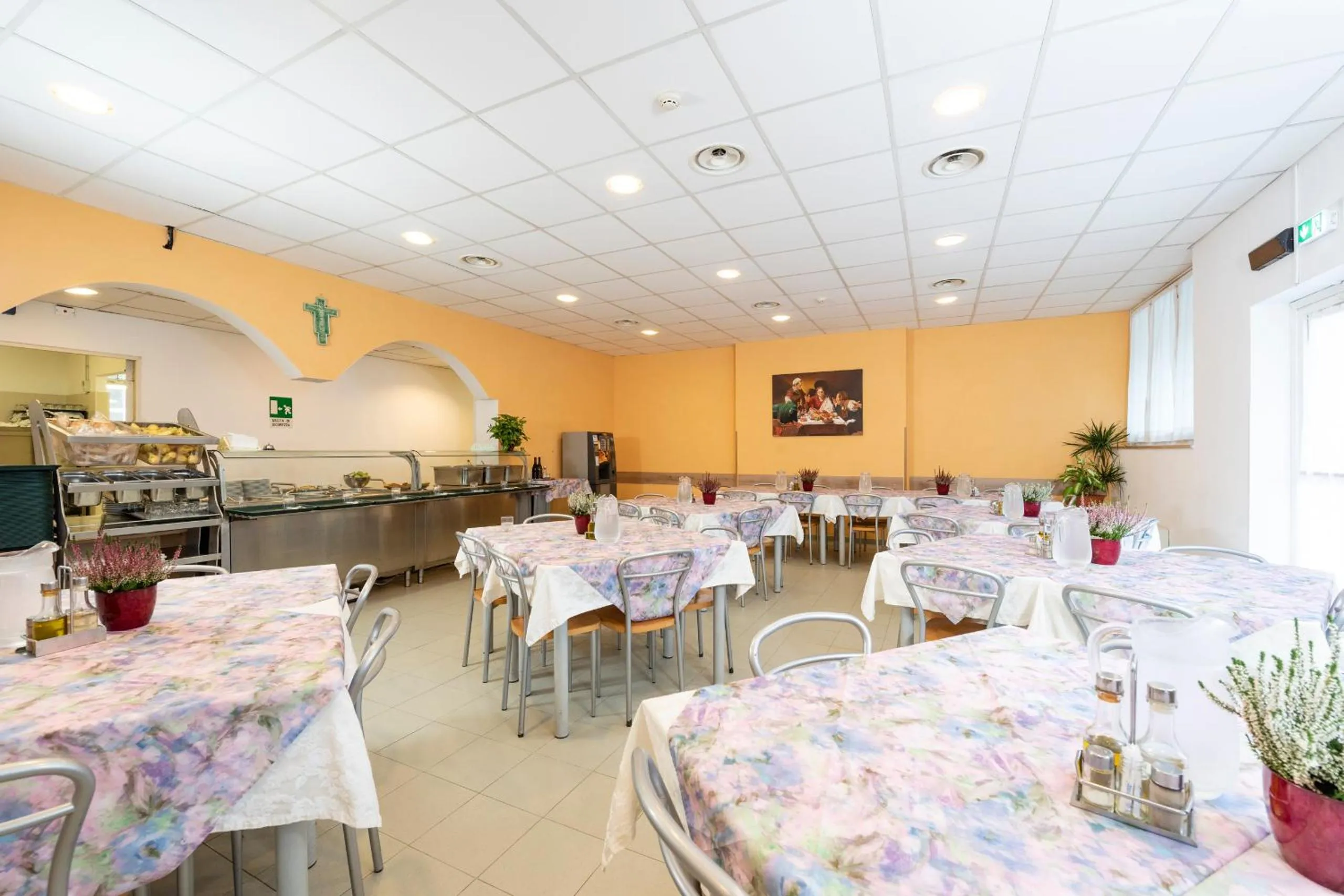 Communal lounge/ TV room in Casa per Ferie Opera Don Calabria