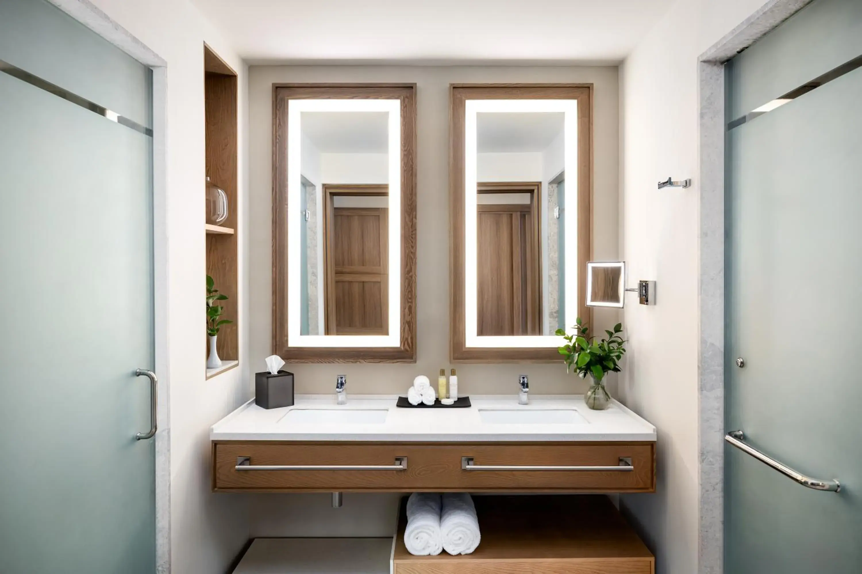 Preferred Club Jr. Suite Partial Ocean View King - single occupancy in Secrets Tides Punta Cana - All Inclusive Preferred Club Jr. Suite Partial Ocean View King - single occupancy in Secrets Tides Punta Cana - All Inclusive