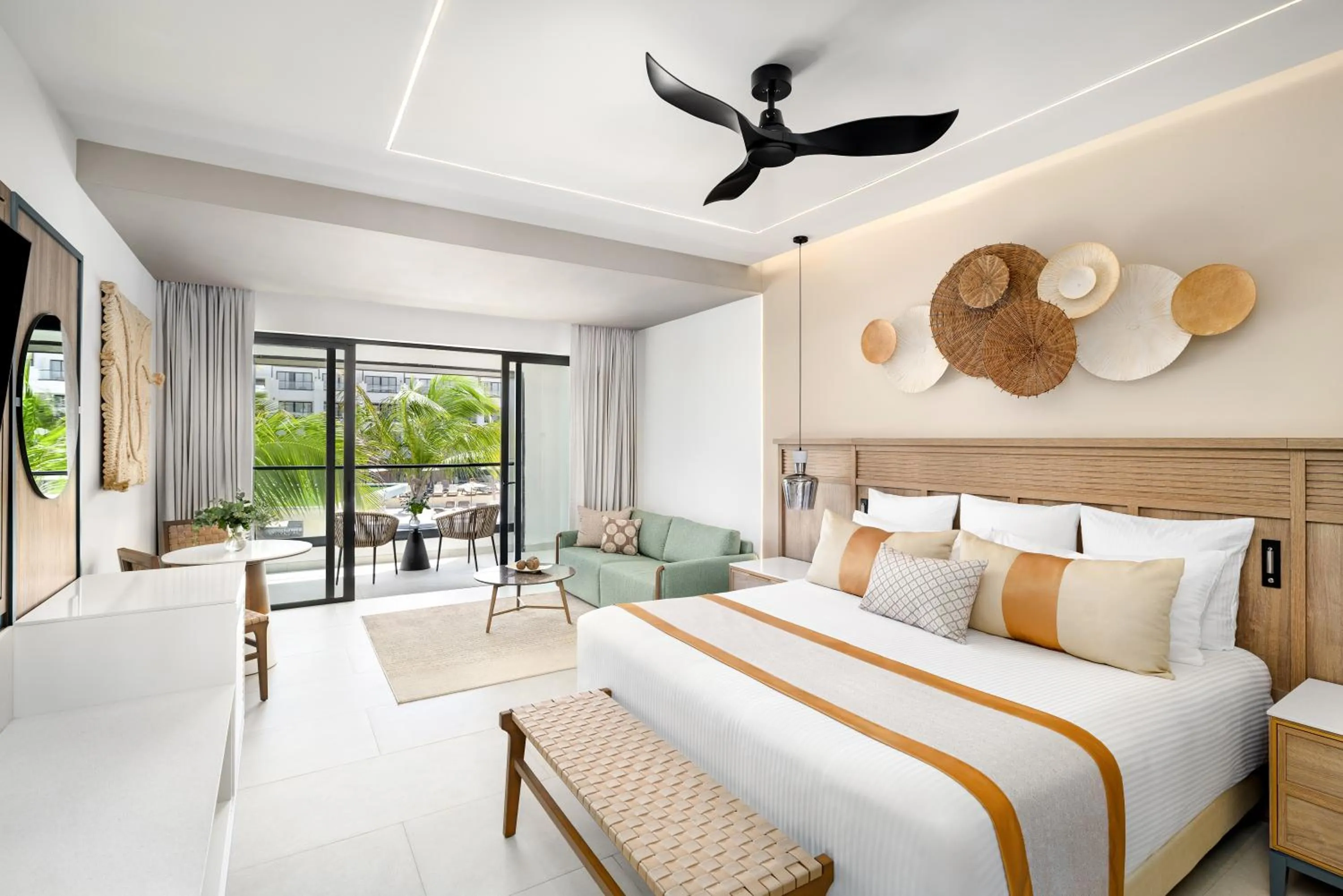 TV and multimedia, Bed in Secrets Tides Punta Cana - All Inclusive
