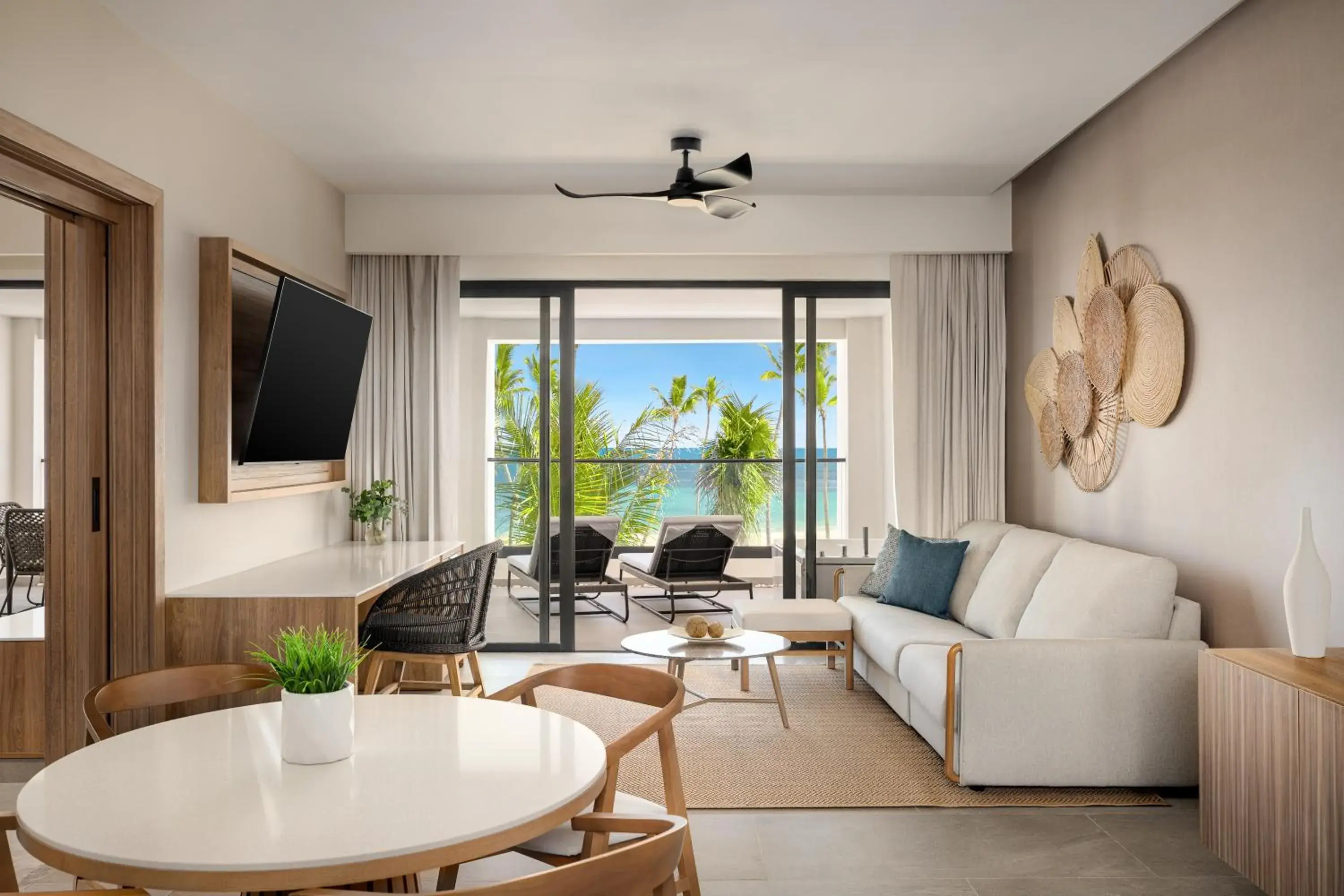 Preferred Club Master Suite Ocean Front King in Secrets Tides Punta Cana - All Inclusive Preferred Club Master Suite Ocean Front King in Secrets Tides Punta Cana - All Inclusive