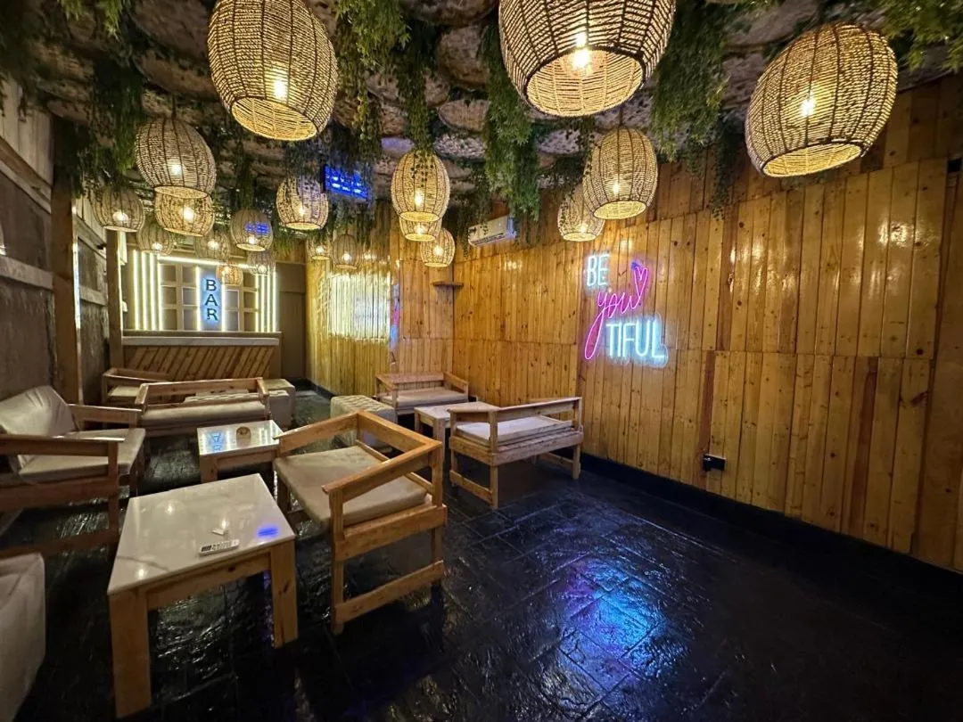 Restaurant/places to eat in ONYX AND IVY HOMES