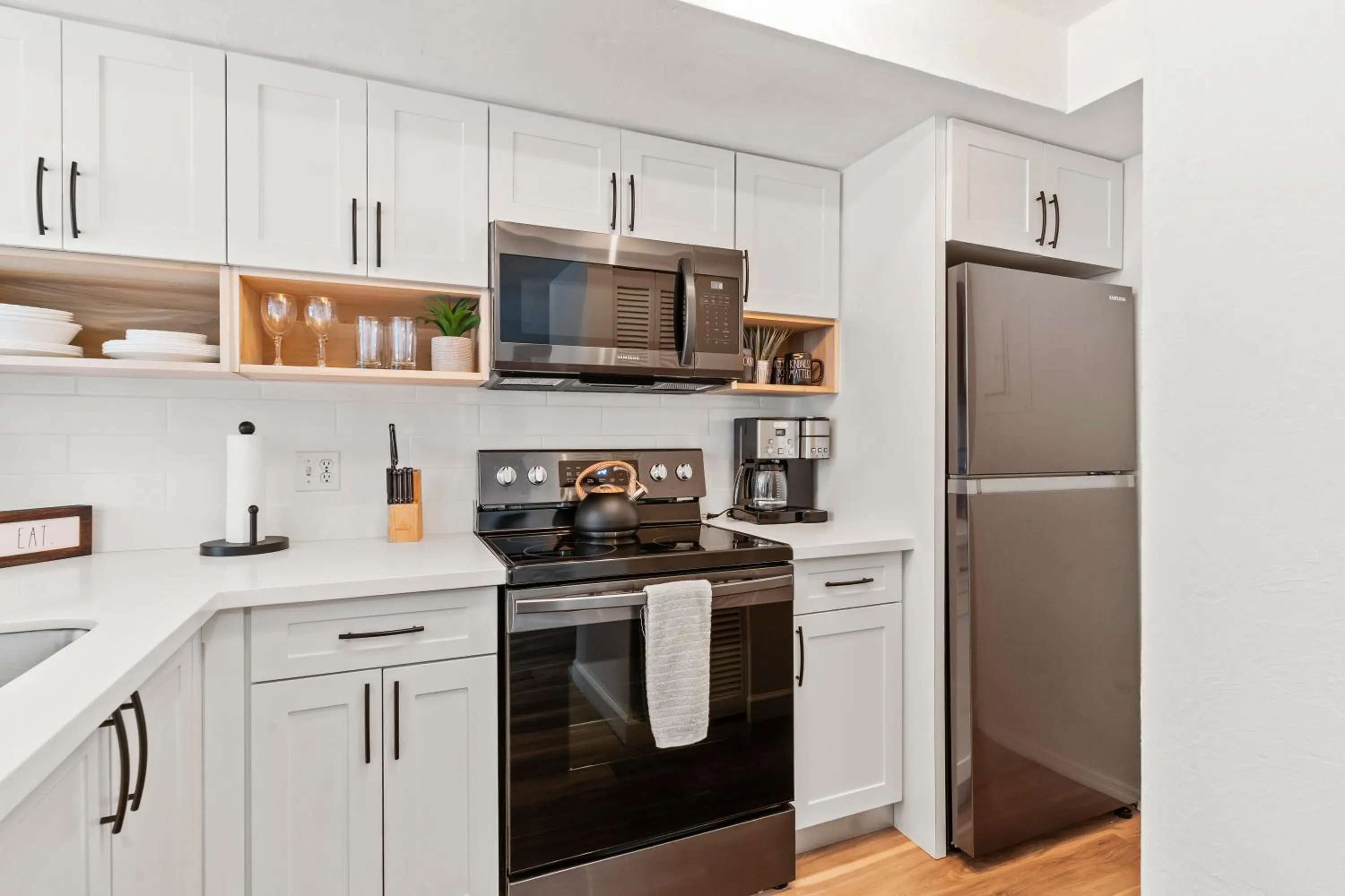 Coffee/tea facilities in Park Shore Resort