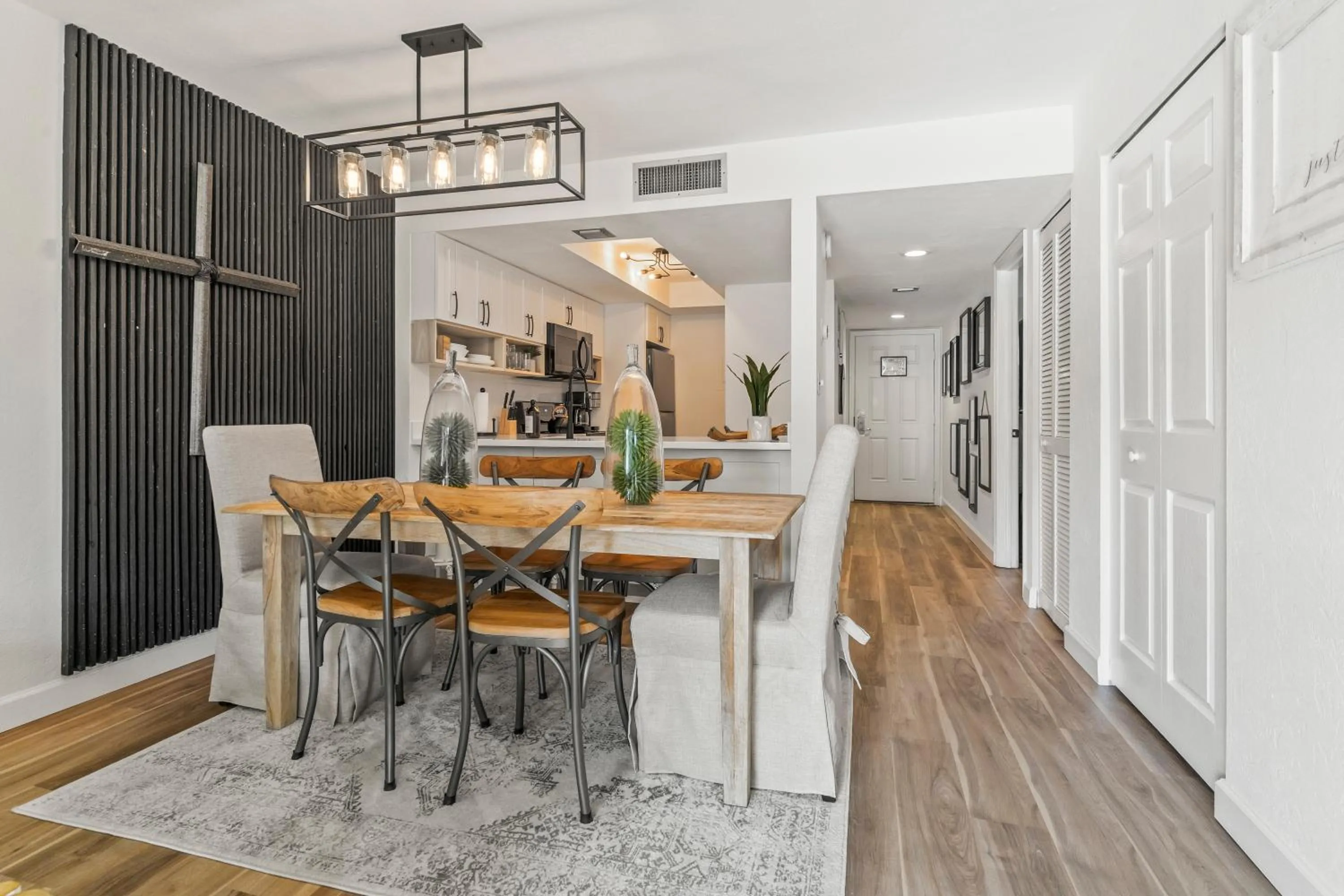 Kitchen or kitchenette in Park Shore Resort