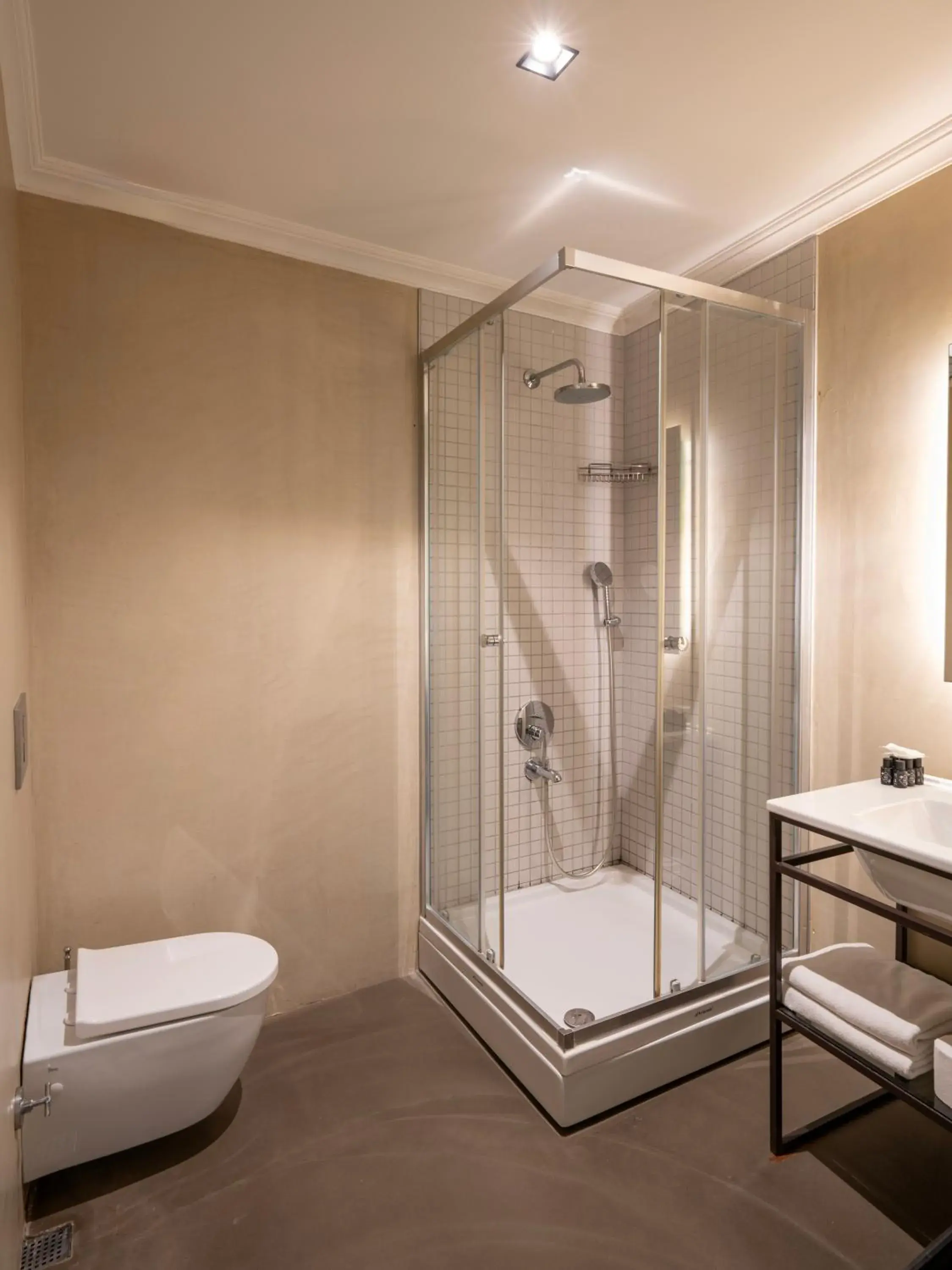 Economy Double or Twin Room in Orya Hotel Economy Double or Twin Room in Orya Hotel