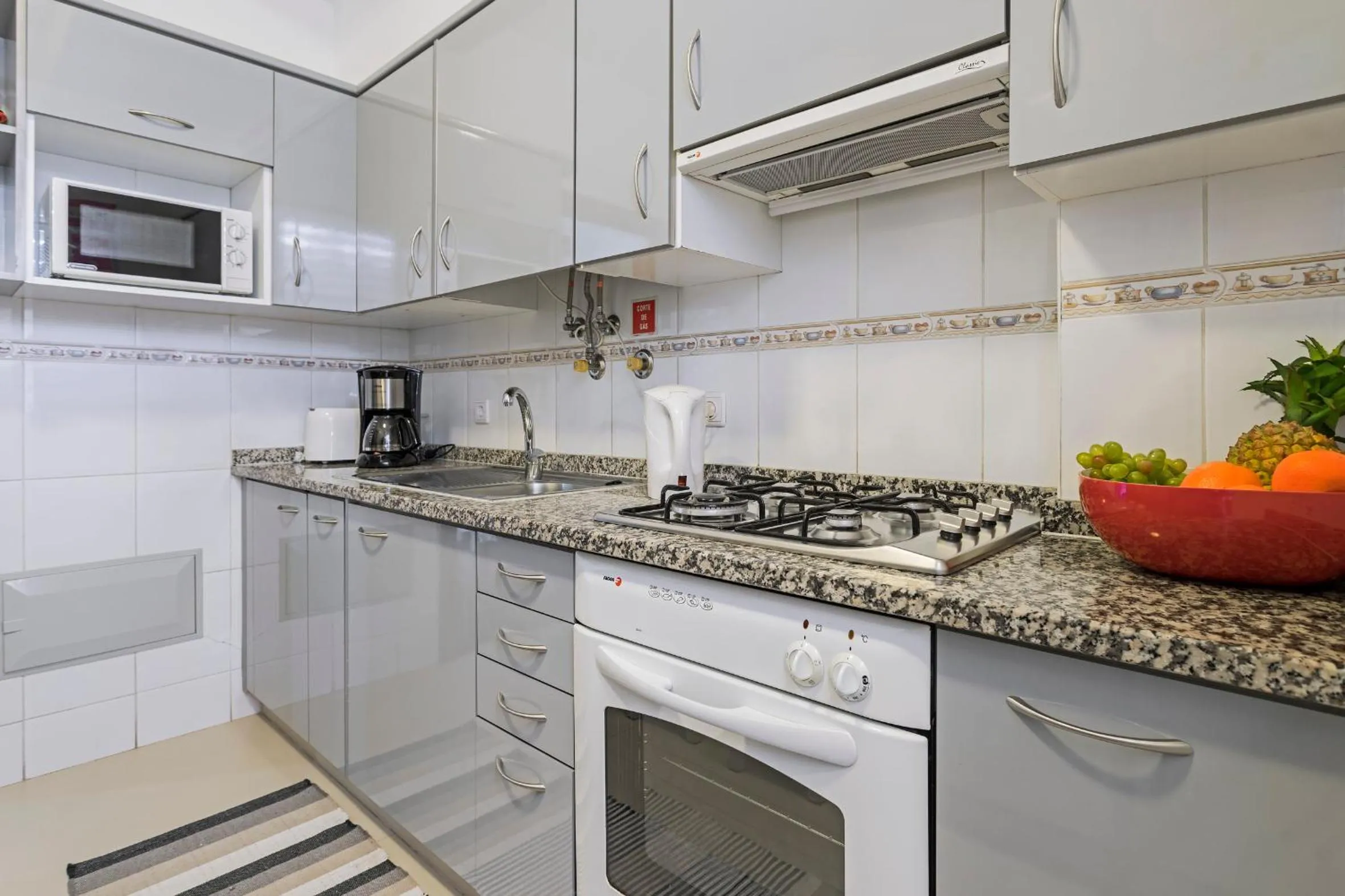 Coffee/tea facilities in Achada I by An Island Apart