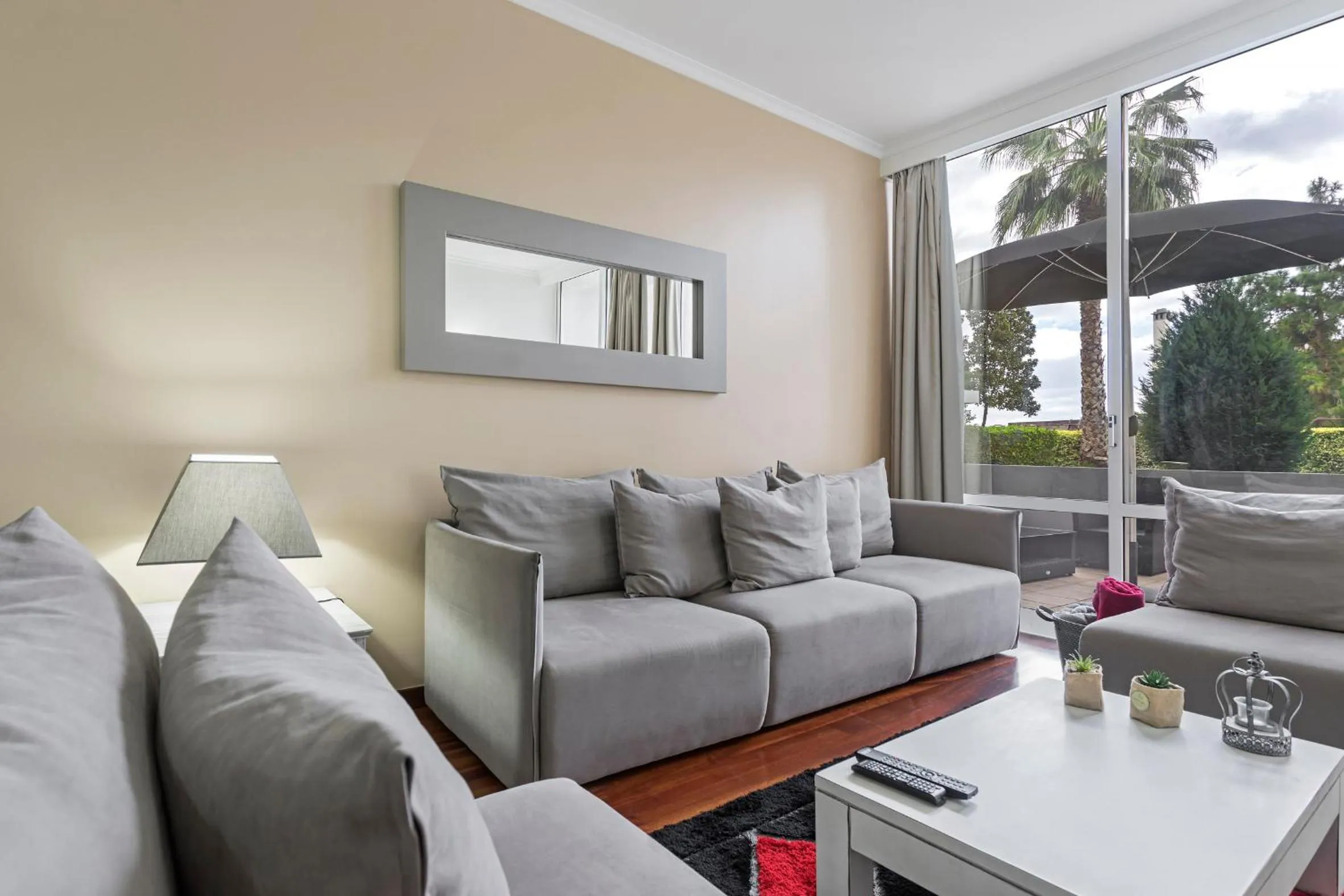 Balcony/Terrace in Achada I by An Island Apart