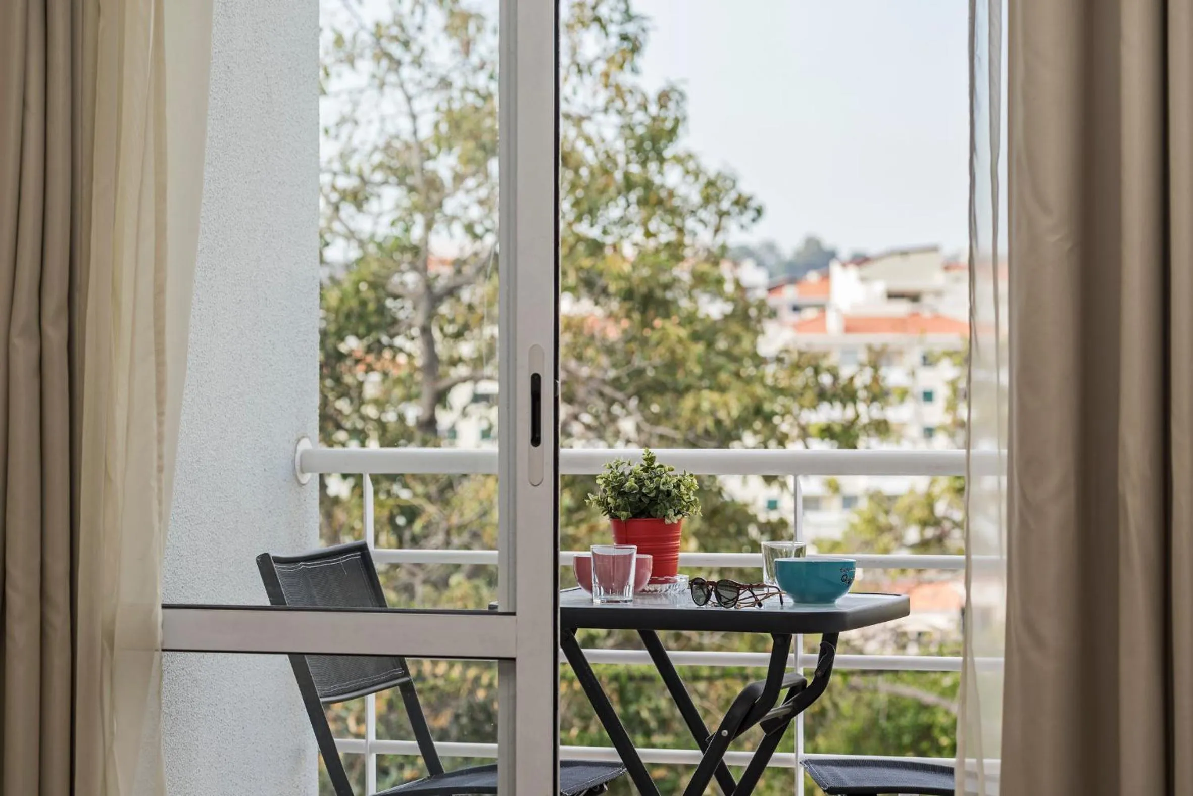 Coffee/tea facilities in Achada I by An Island Apart