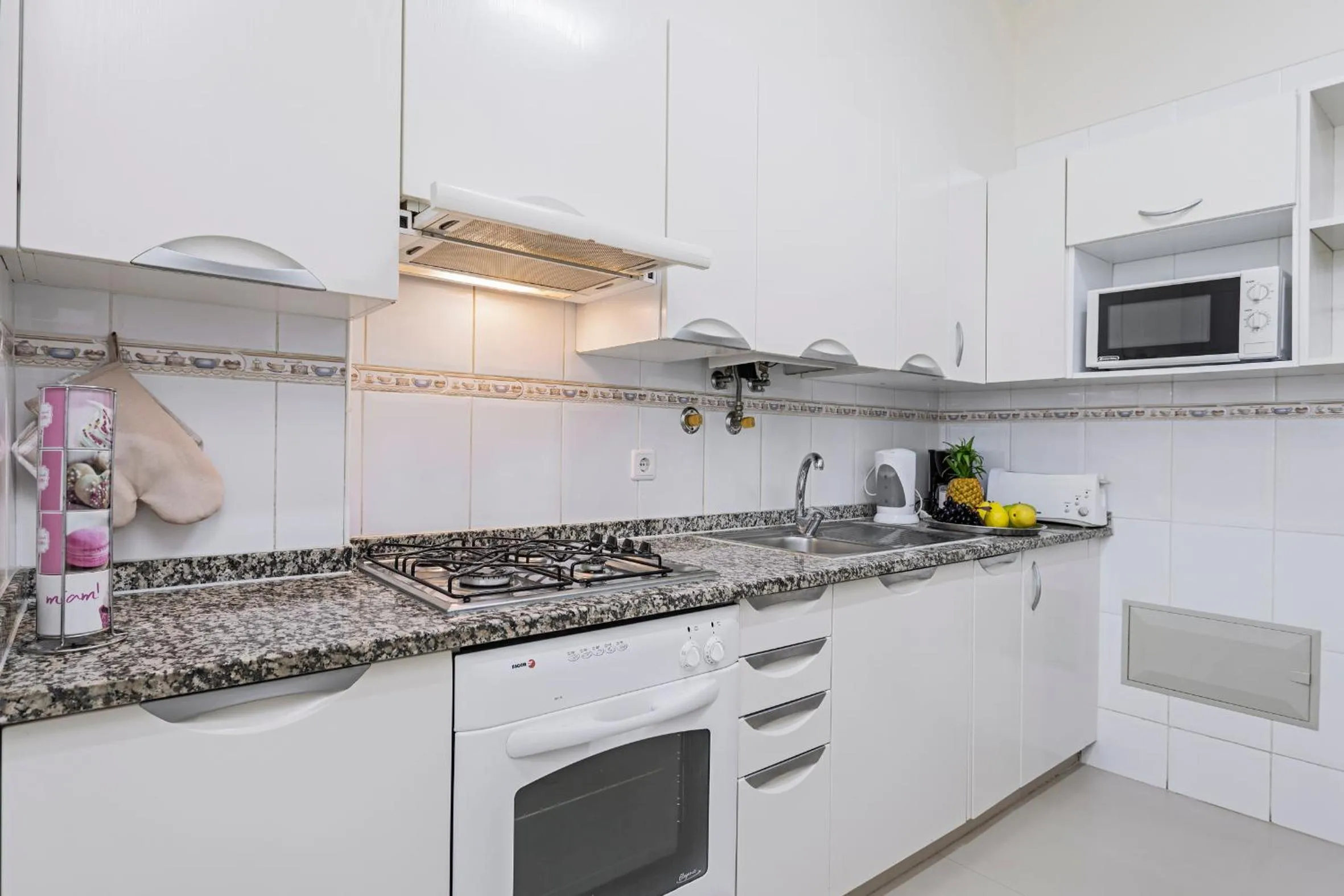 Coffee/tea facilities in Achada I by An Island Apart