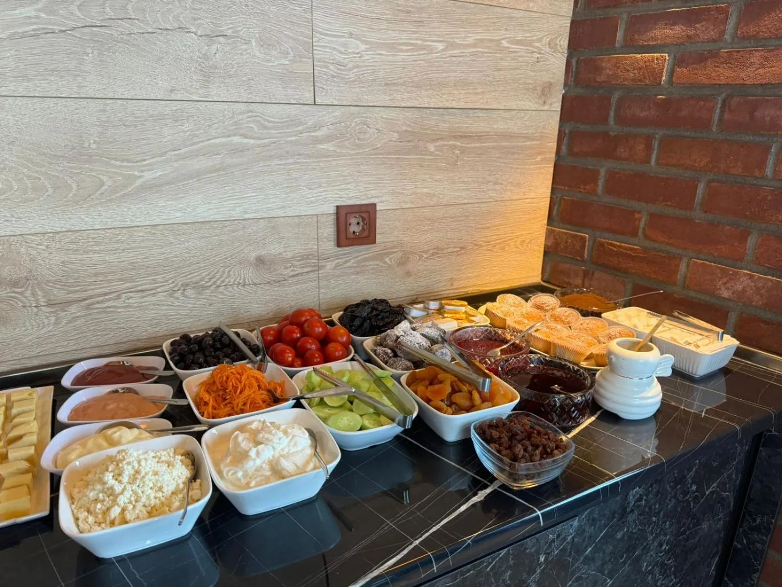 Buffet breakfast in Memory