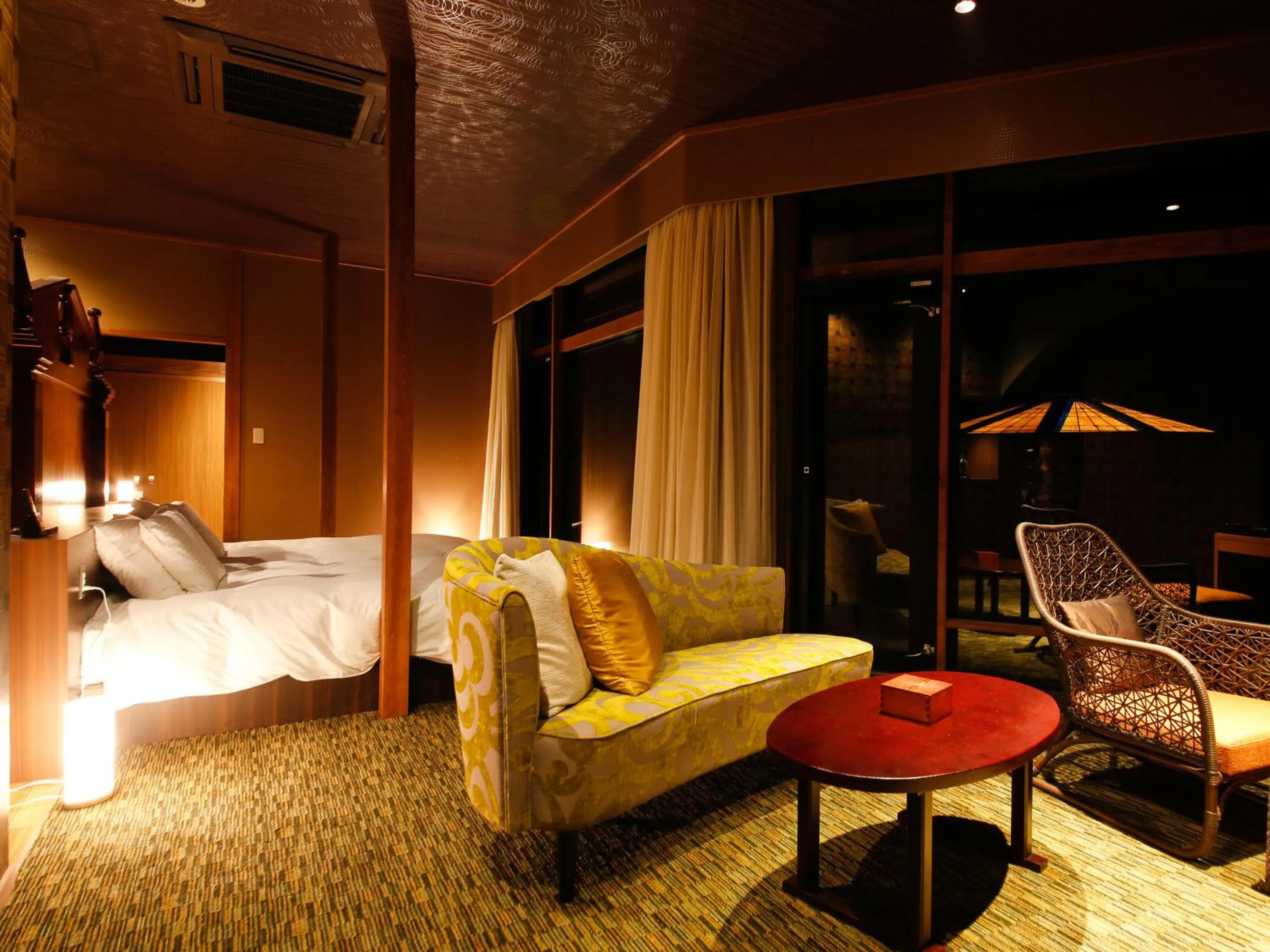 Bedroom, Bed in Awaji Hamarikyu