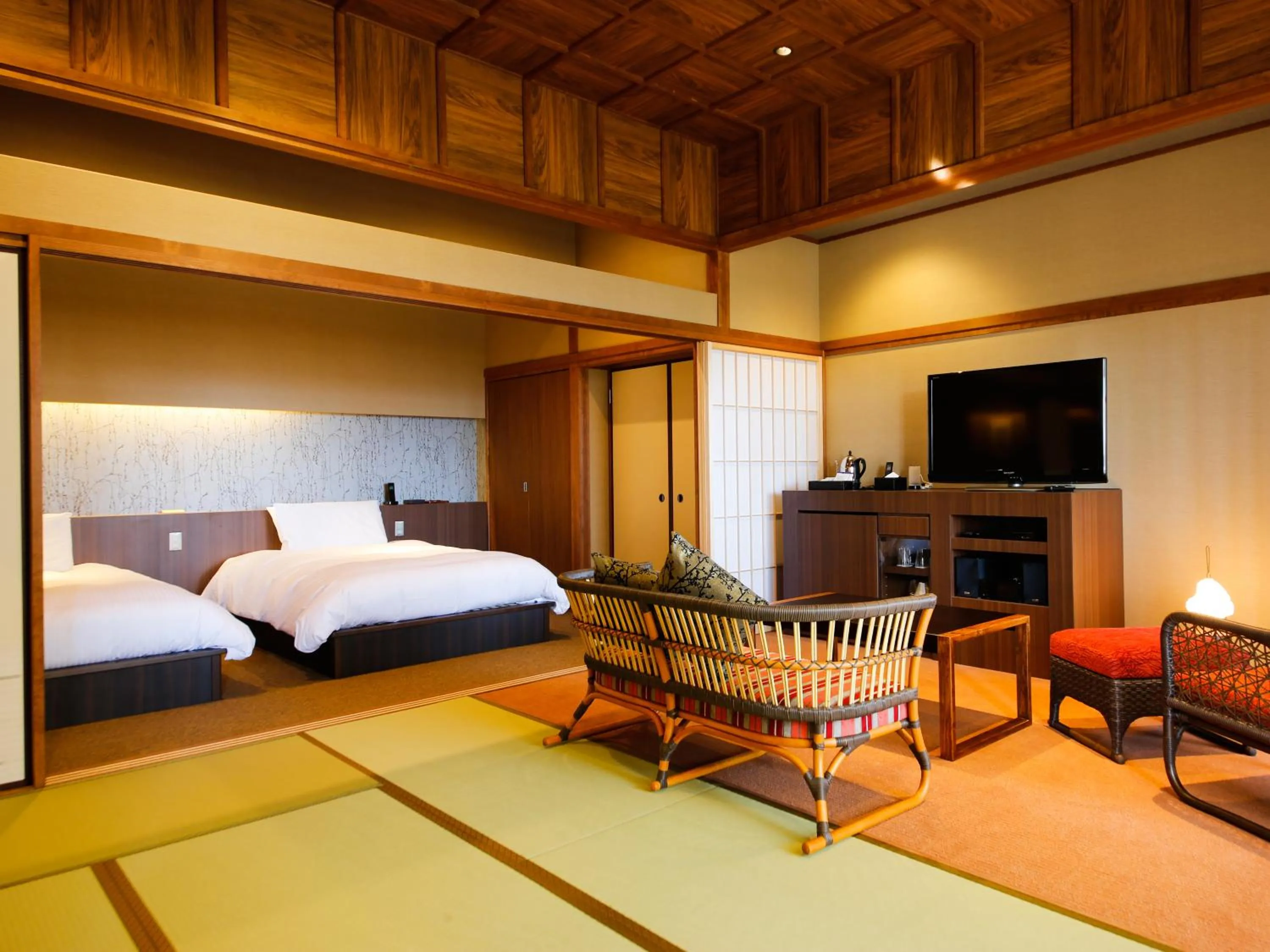 Living room, Bed in Awaji Hamarikyu