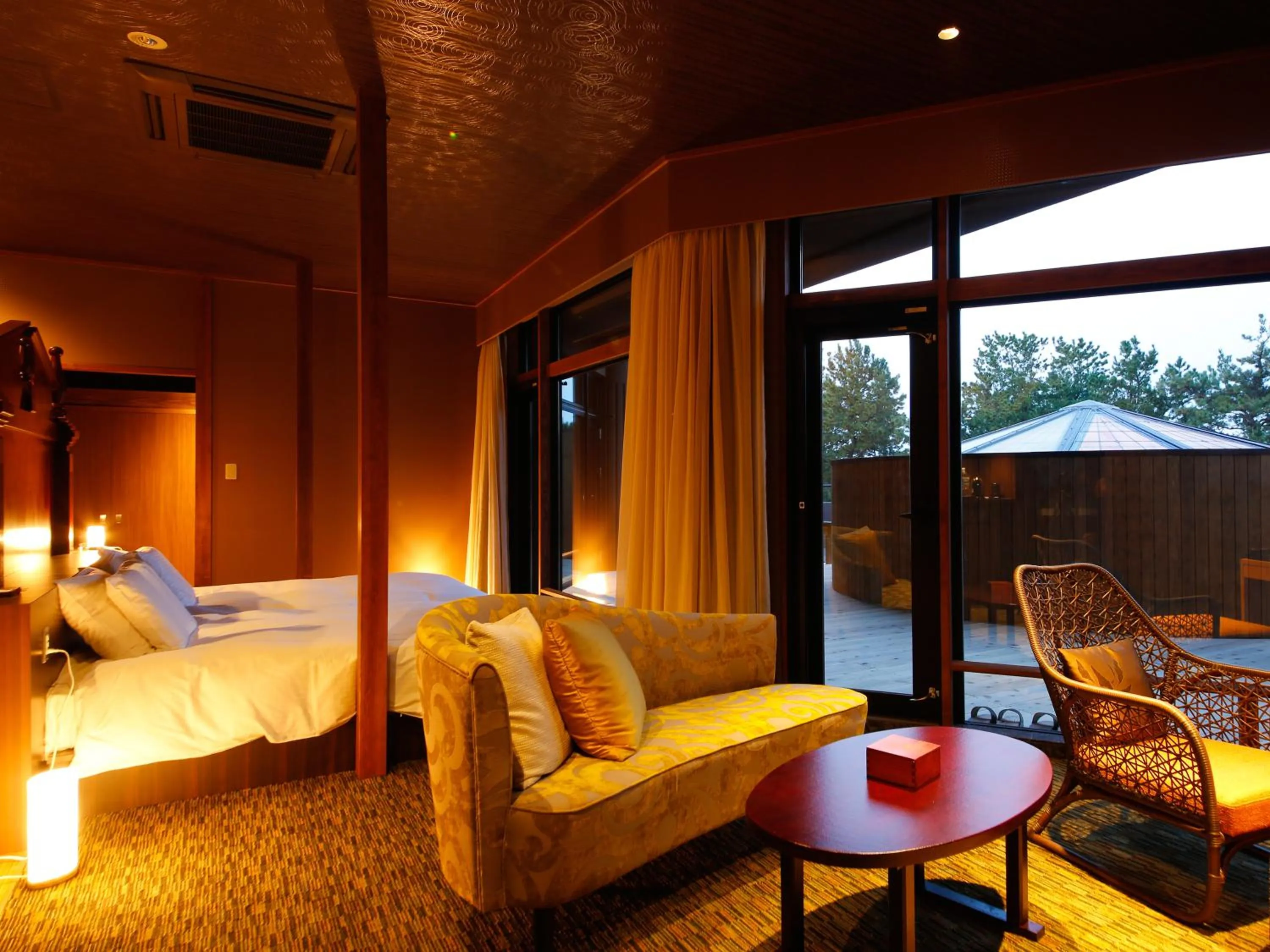 Bedroom, Bed in Awaji Hamarikyu