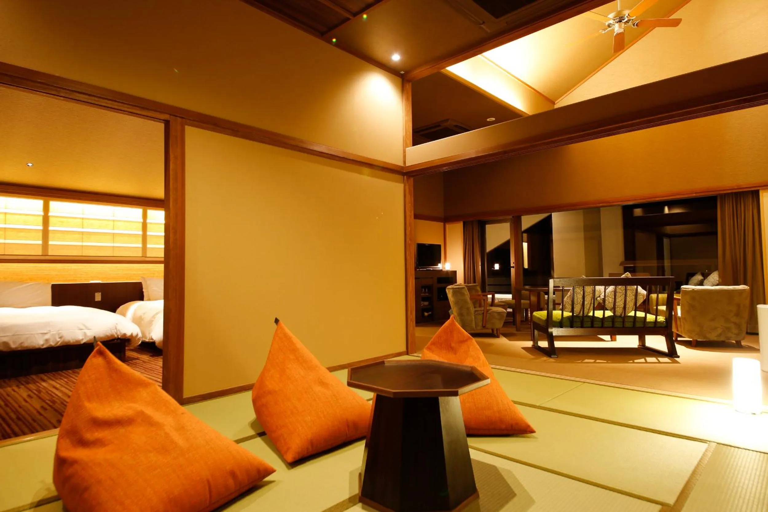 Photo of the whole room, Bed in Awaji Hamarikyu