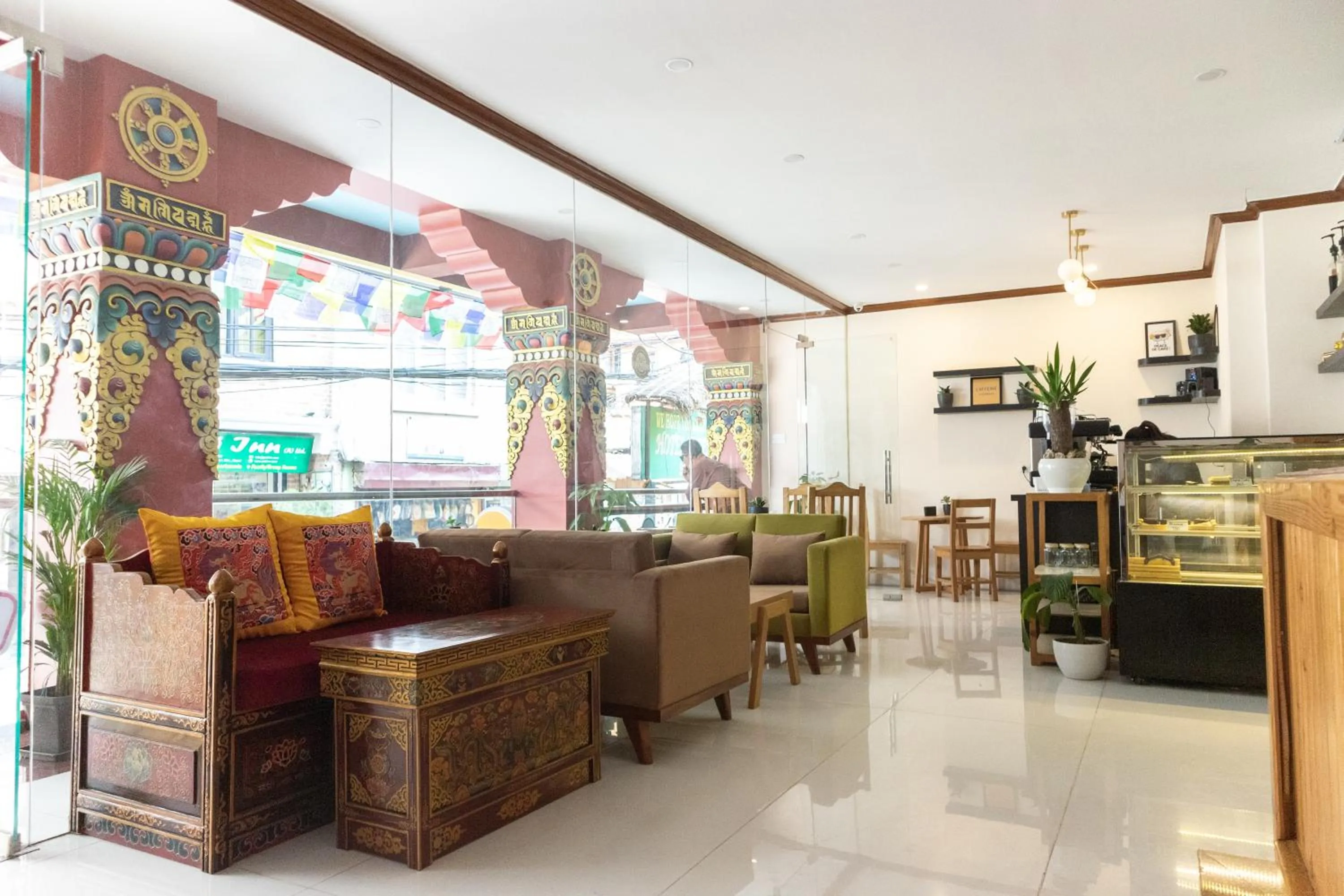 Communal lounge/ TV room in Hotel Yakroo Manang