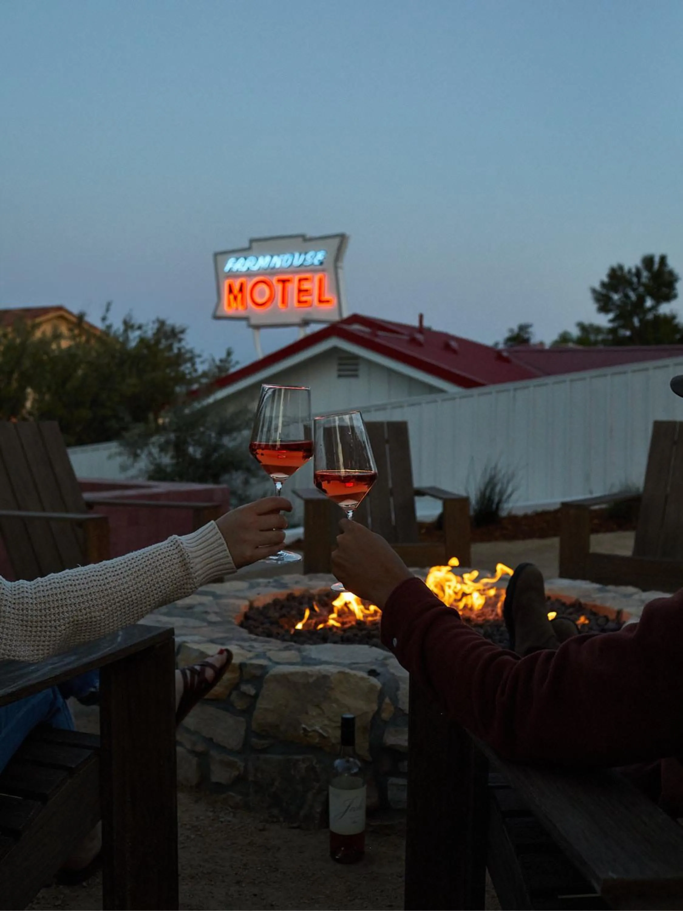 Seating area in Farmhouse Paso