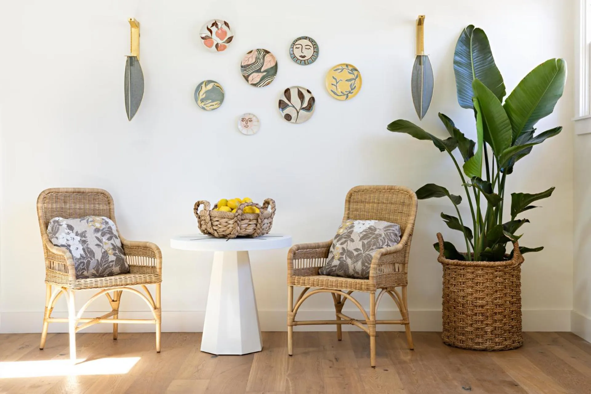 Seating area in Farmhouse Paso