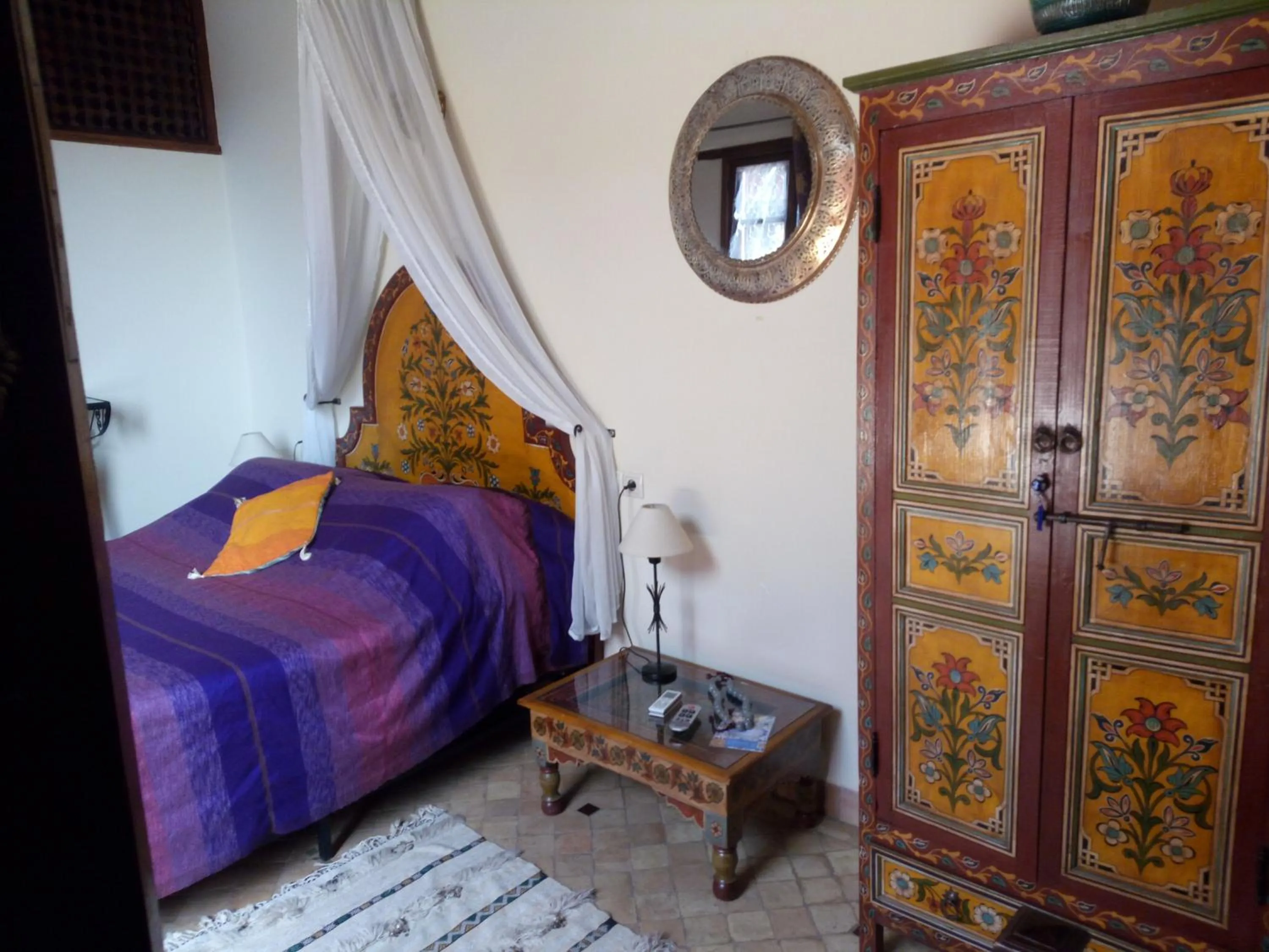 Decorative detail, Bed in Riad Letchina