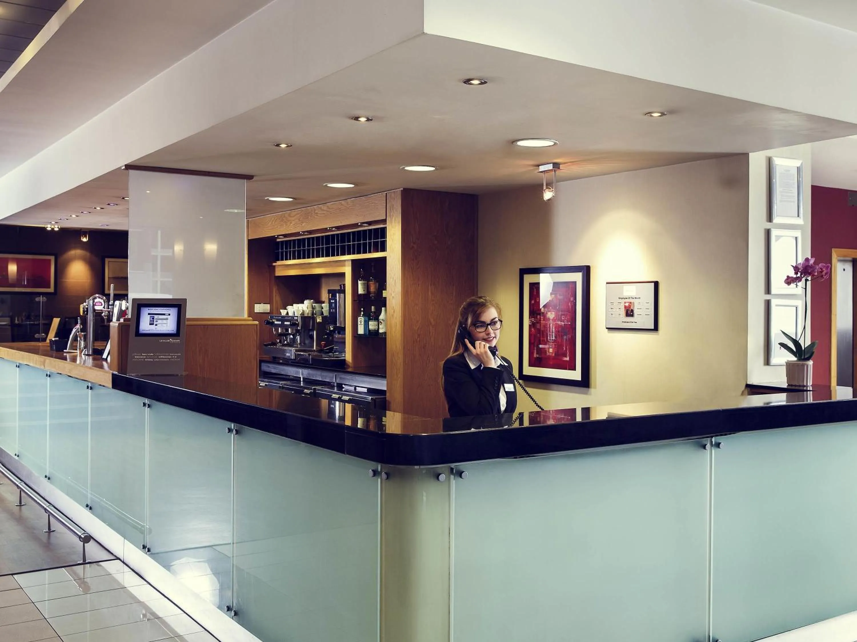 Property building in Mercure Glasgow City Hotel