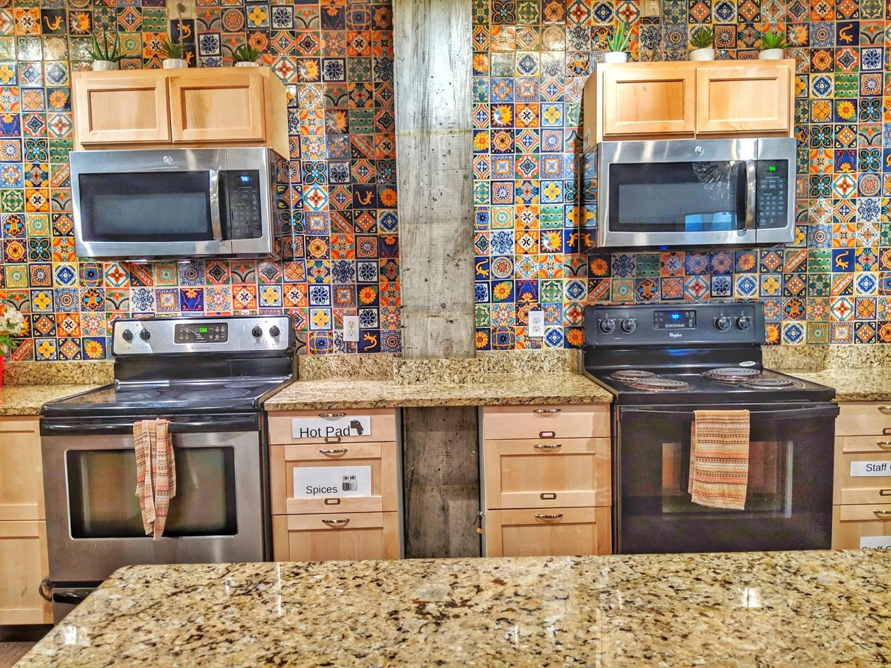 Kitchen or kitchenette in City House New Orleans Samesun