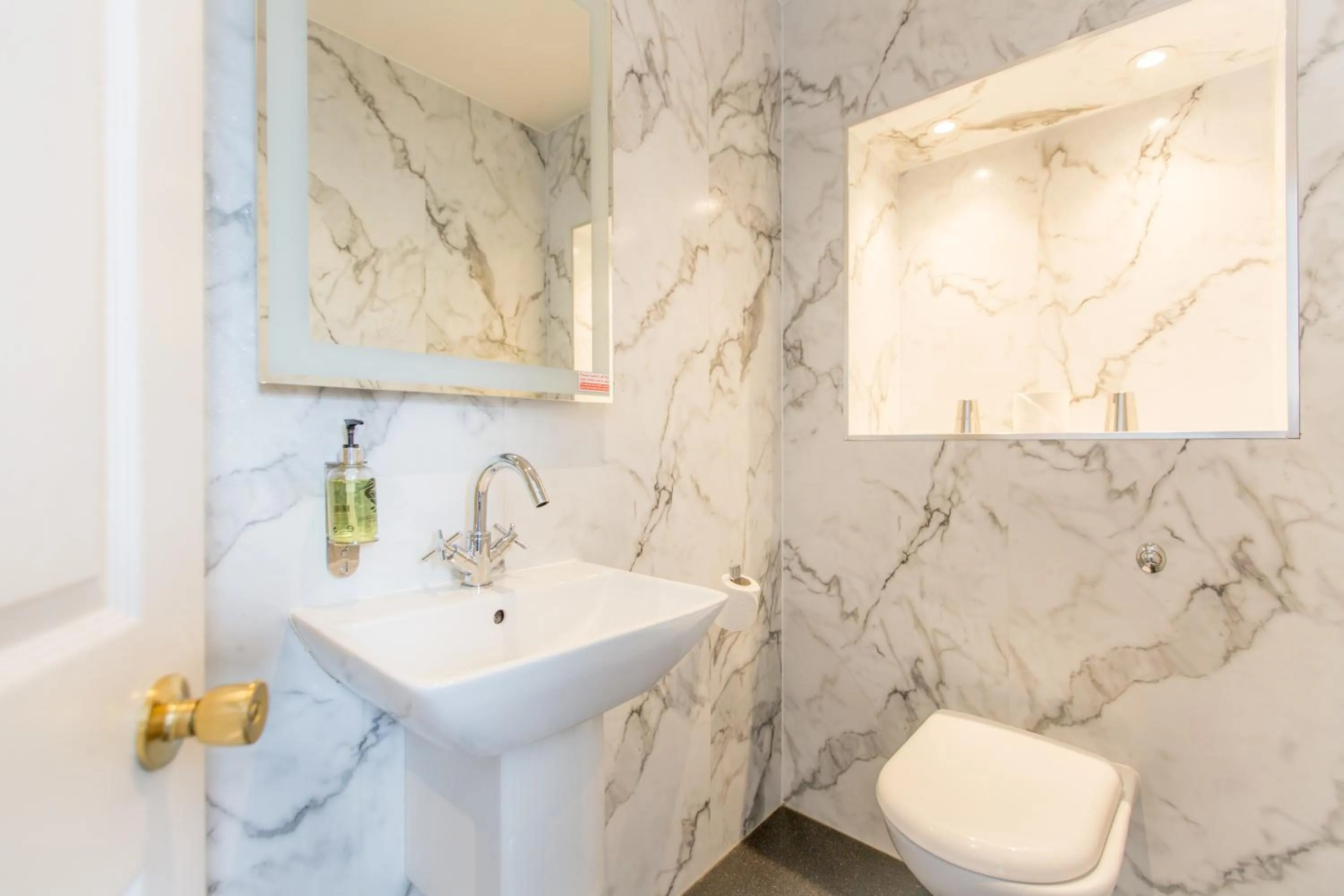 Bathroom in Ilkley Riverside Hotel