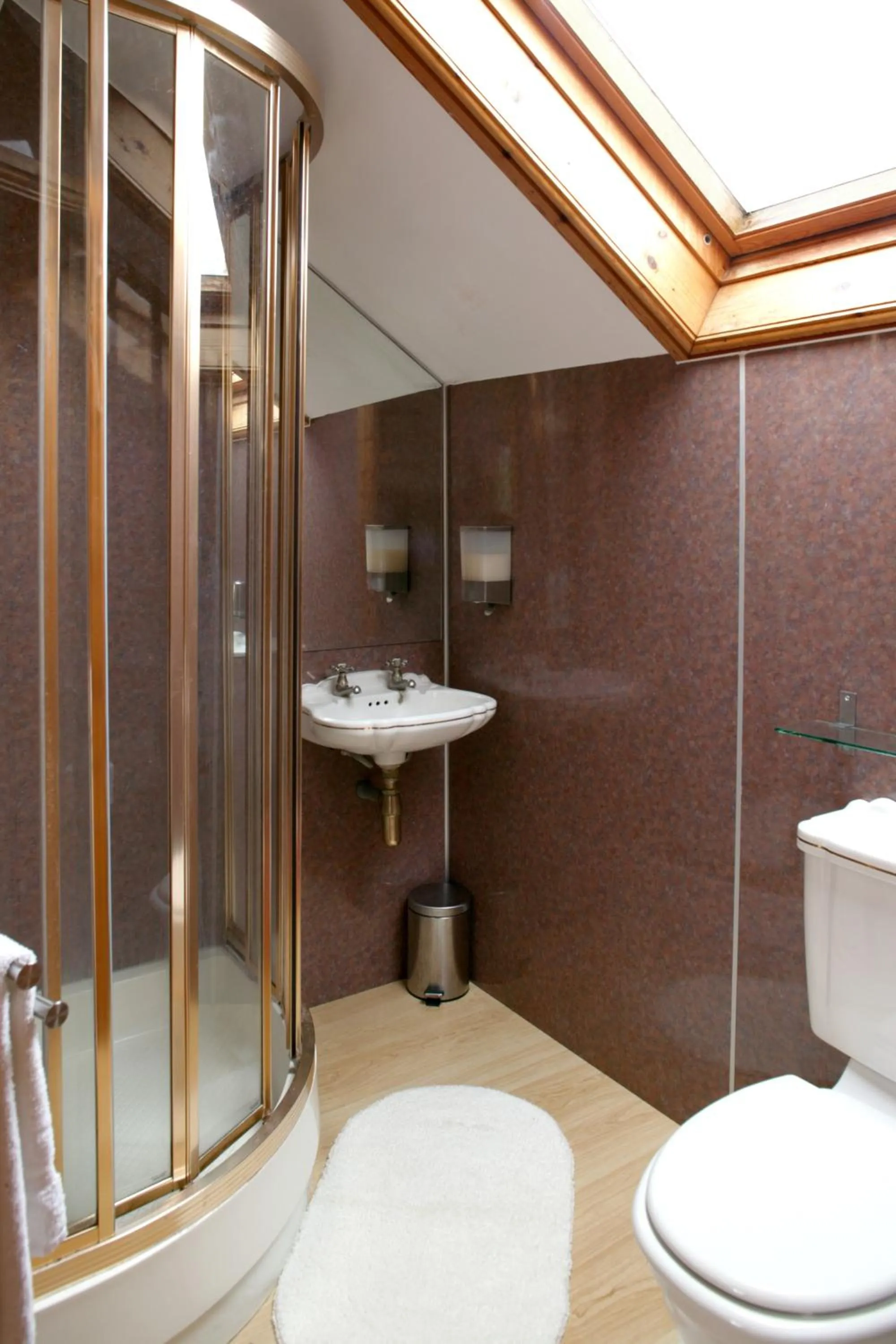 Bathroom in Ilkley Riverside Hotel