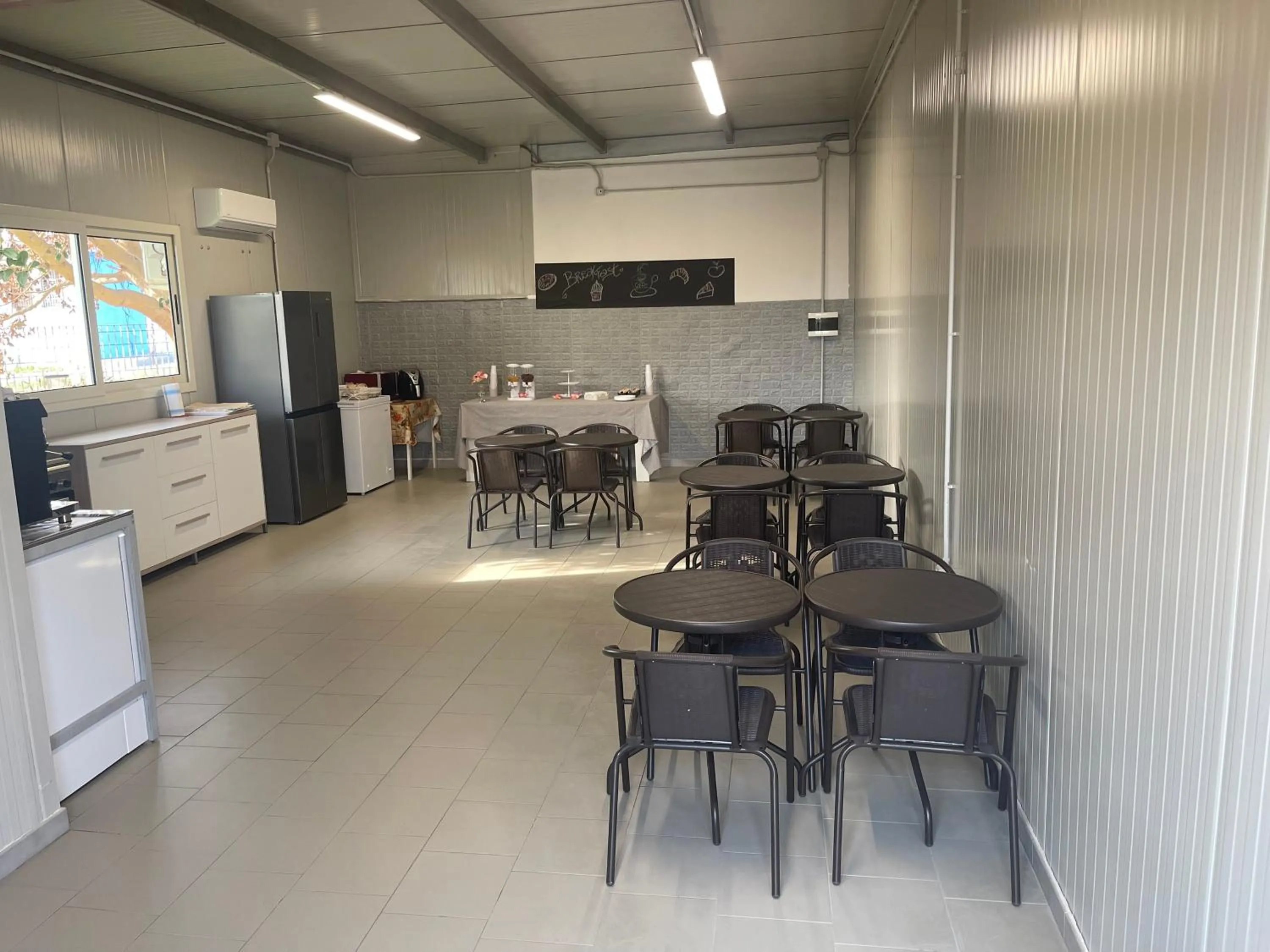 Kitchen/Kitchenette in B&B Villa Anna