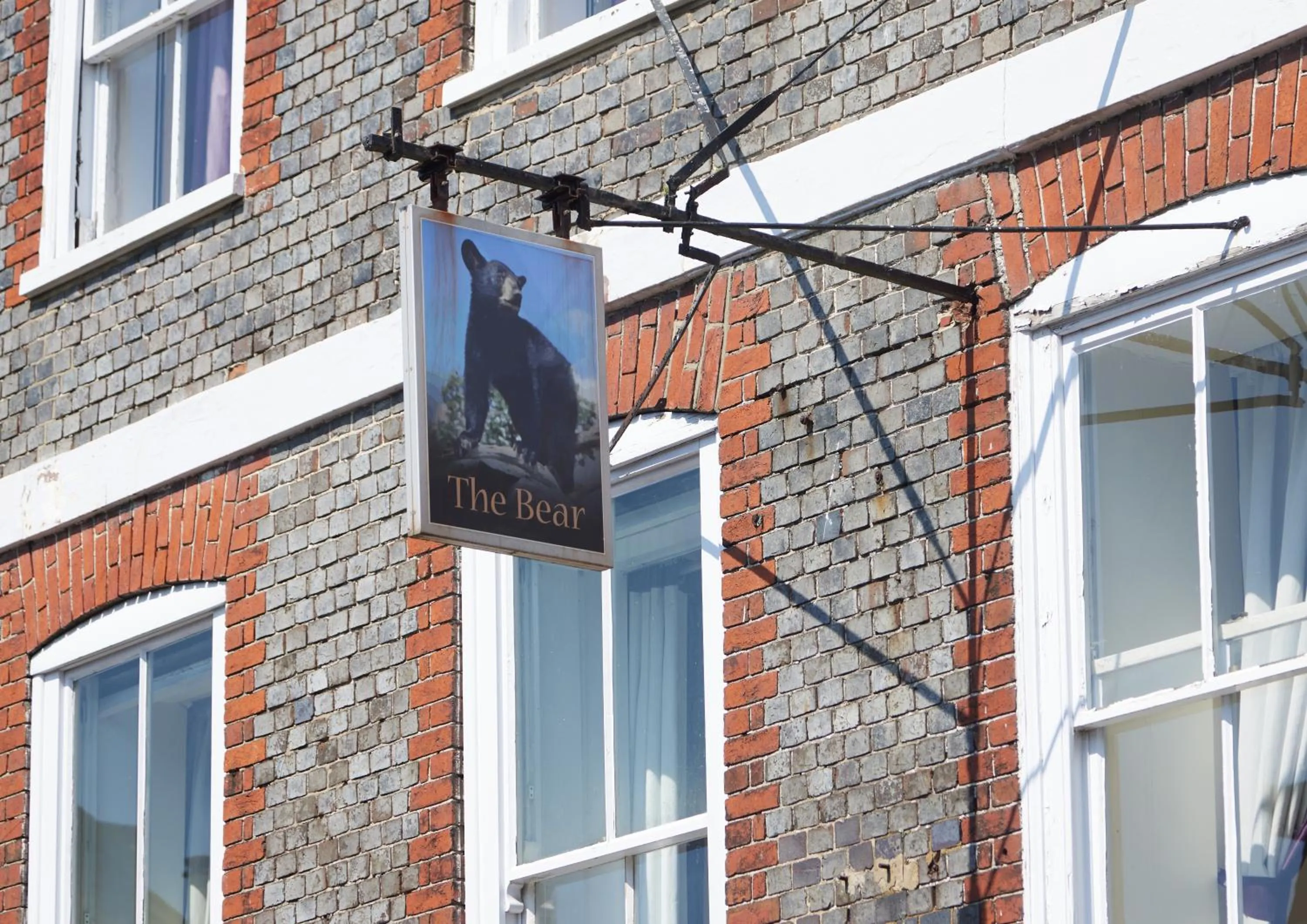 Logo/Certificate/Sign in Bear Hotel by Greene King Inns