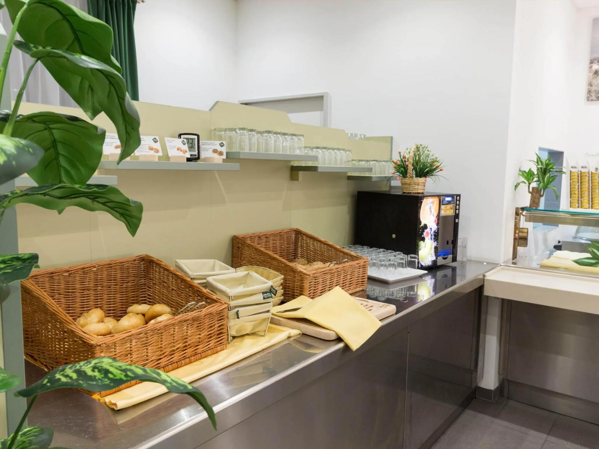 Buffet breakfast in WinRooms "hotel&apartments"