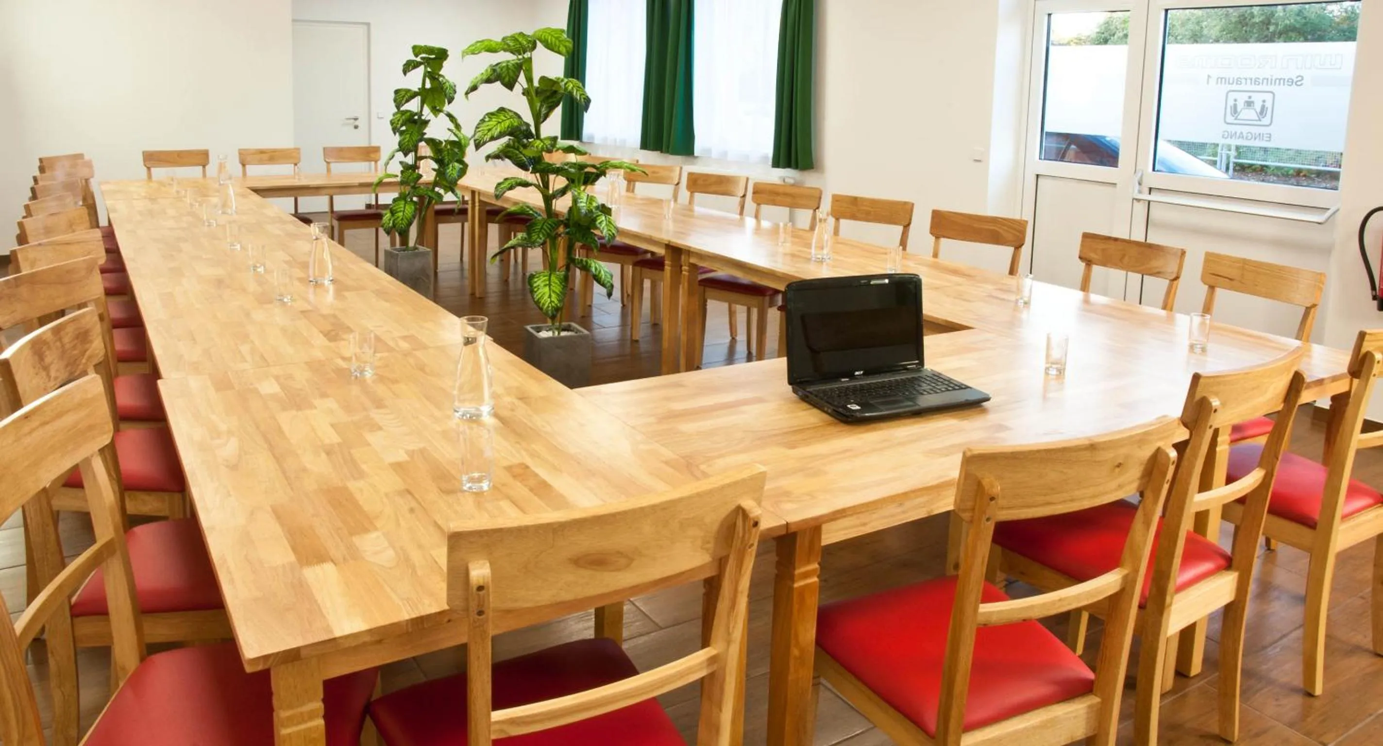 Business facilities in WinRooms "hotel&apartments"