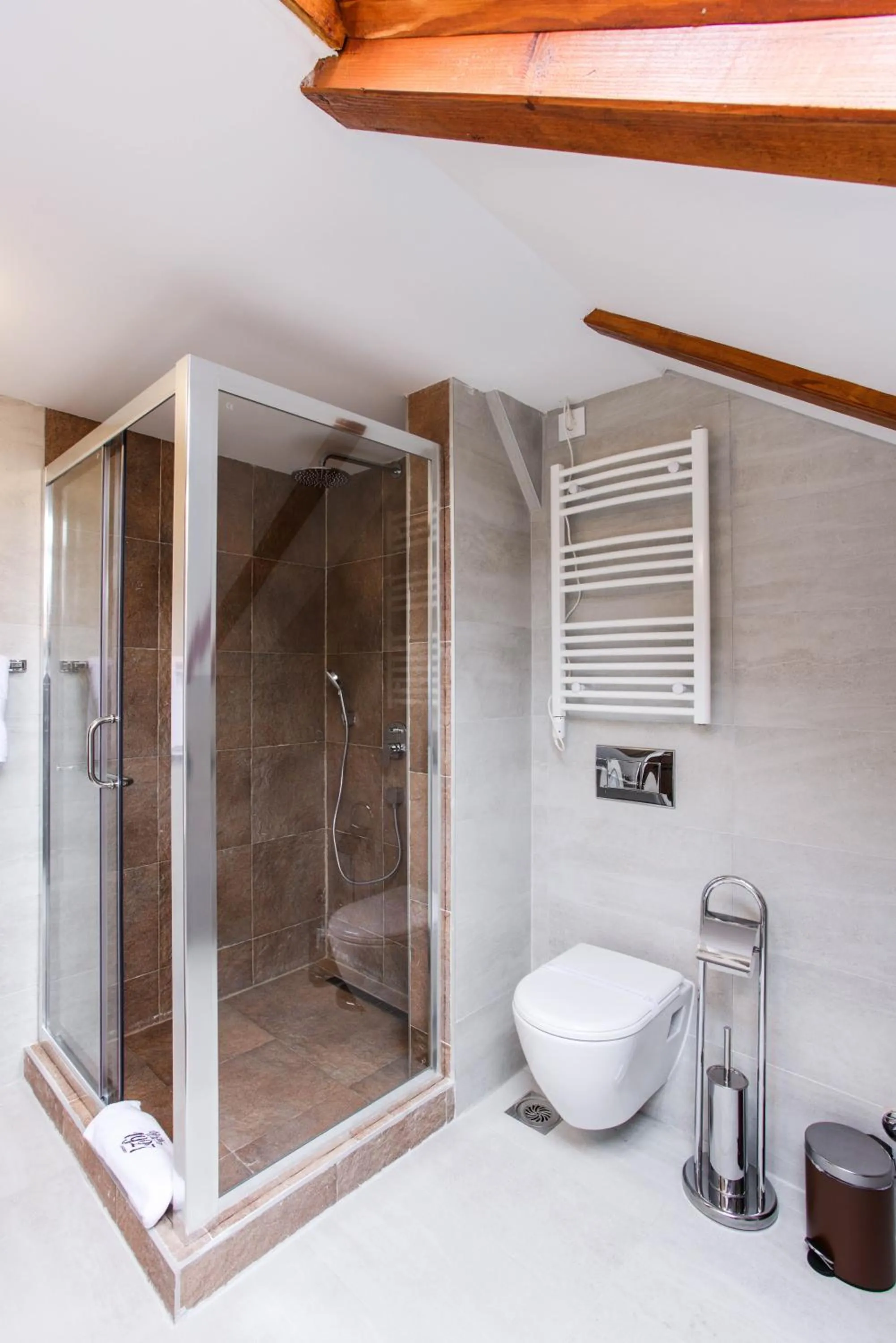 Shower in Villa 1927