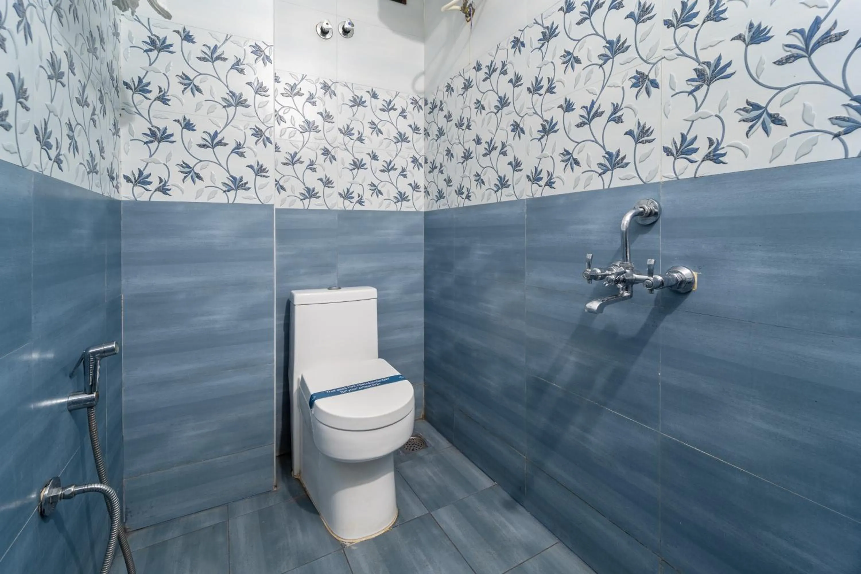 Toilet in Pondy Stay