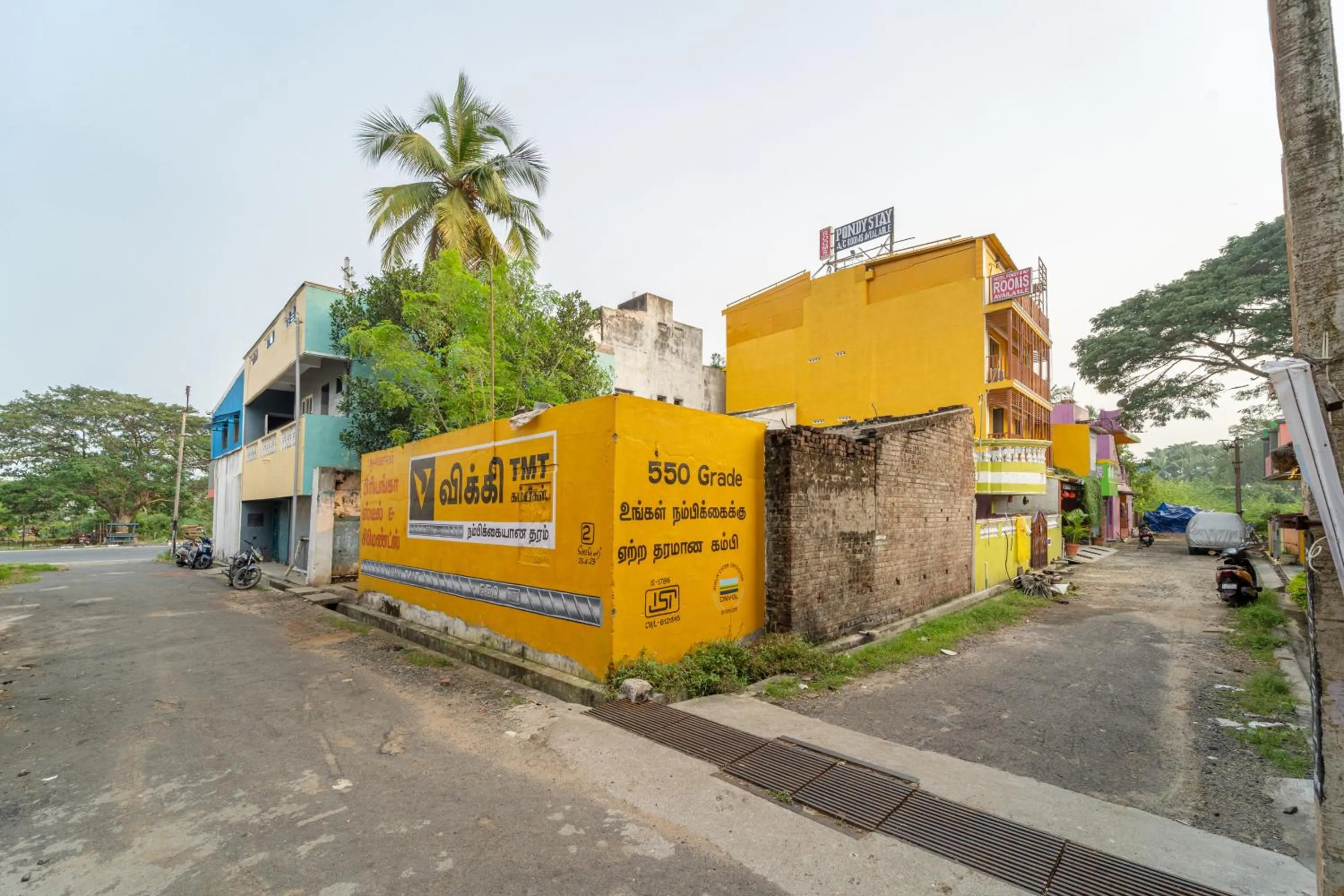 Street view in Pondy Stay