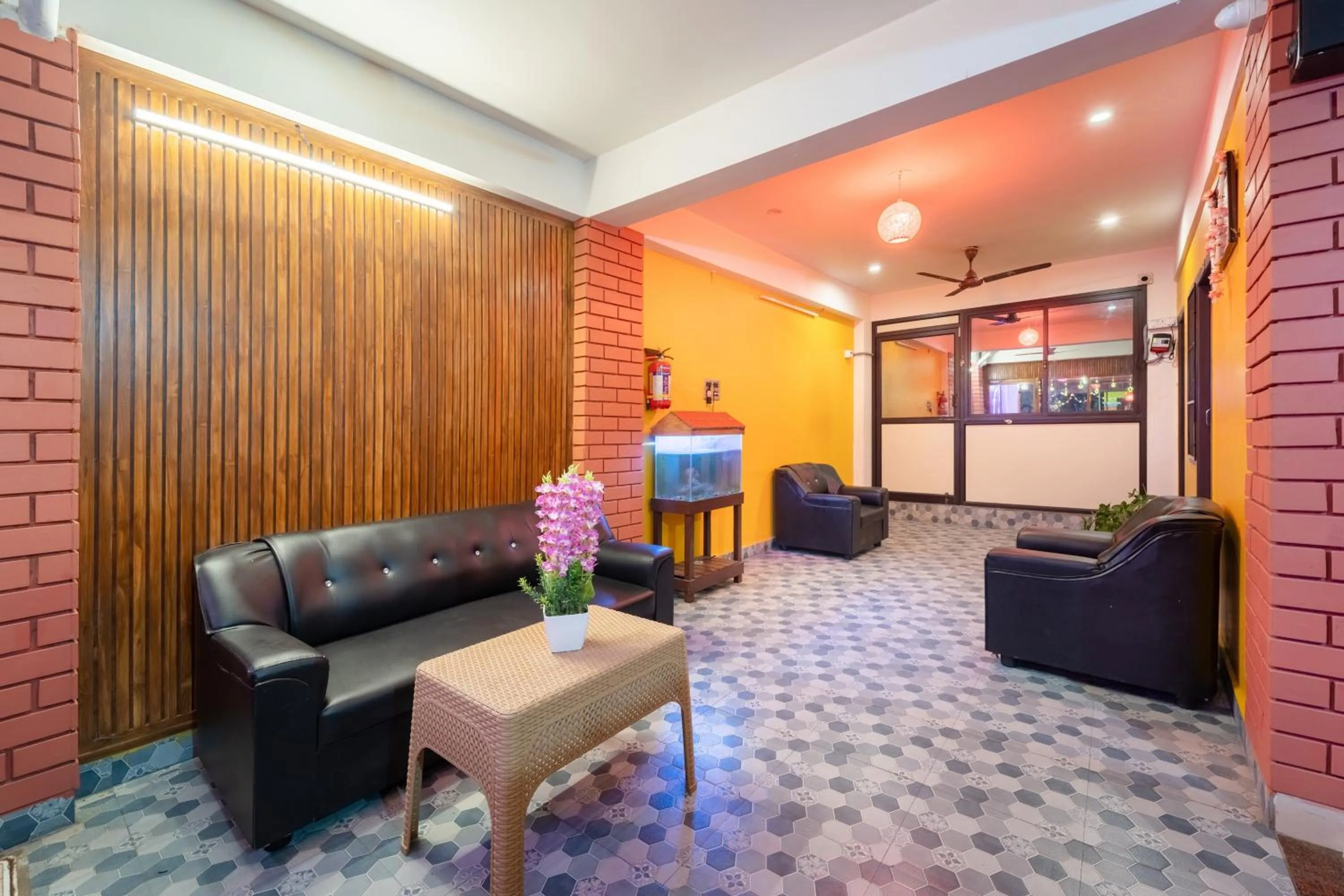 Lobby or reception in Pondy Stay