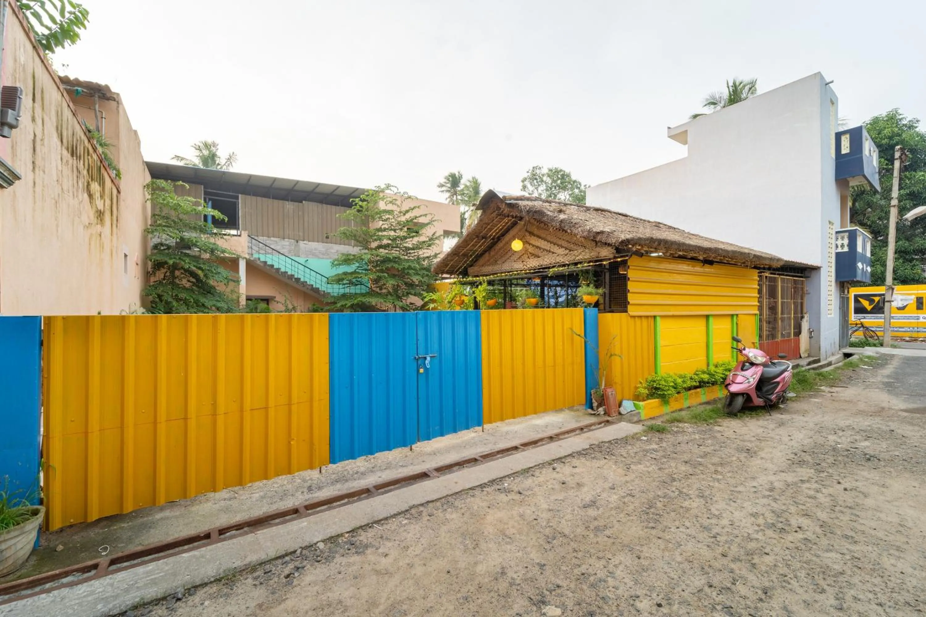 Parking in Pondy Stay