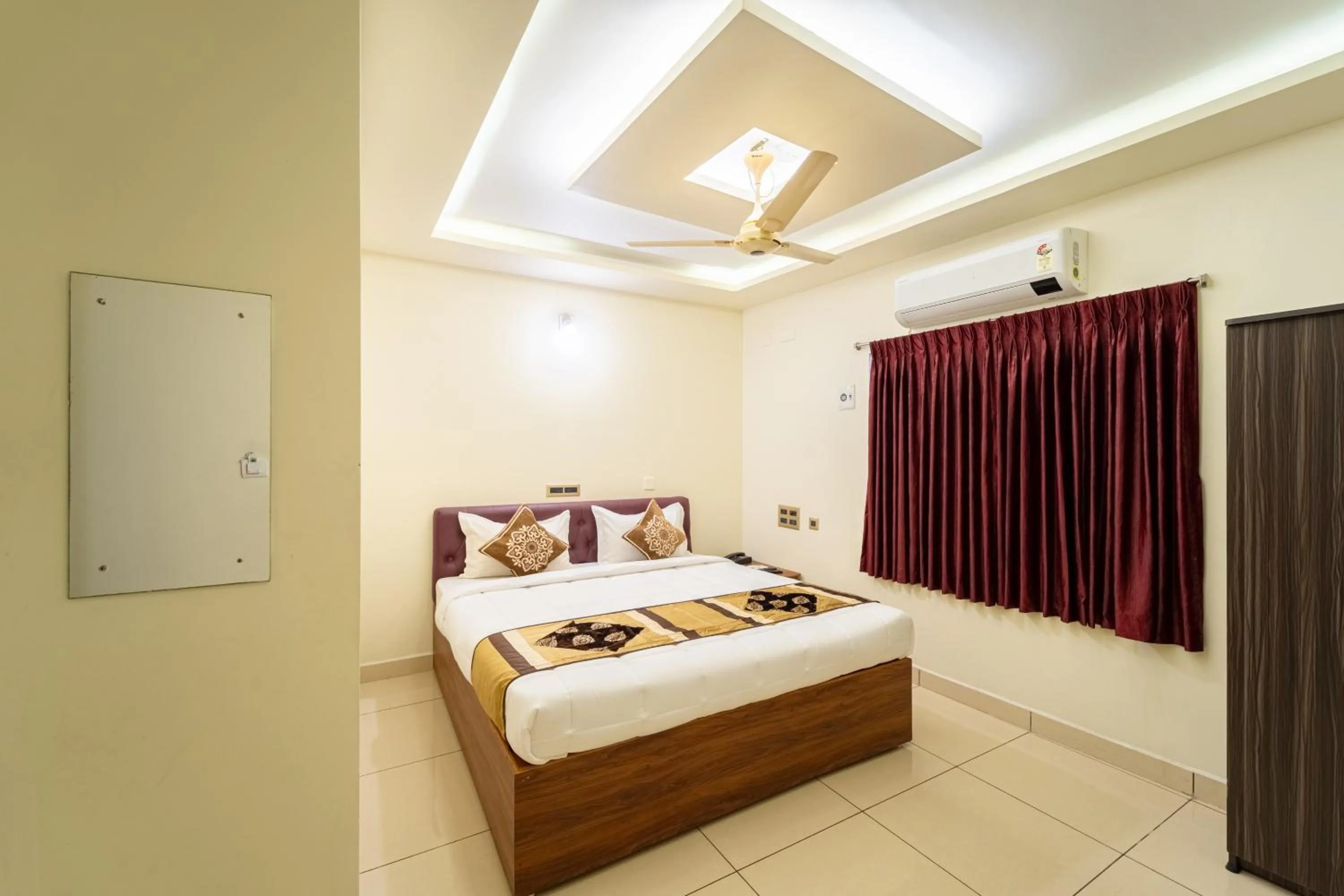 Bedroom in Pondy Stay