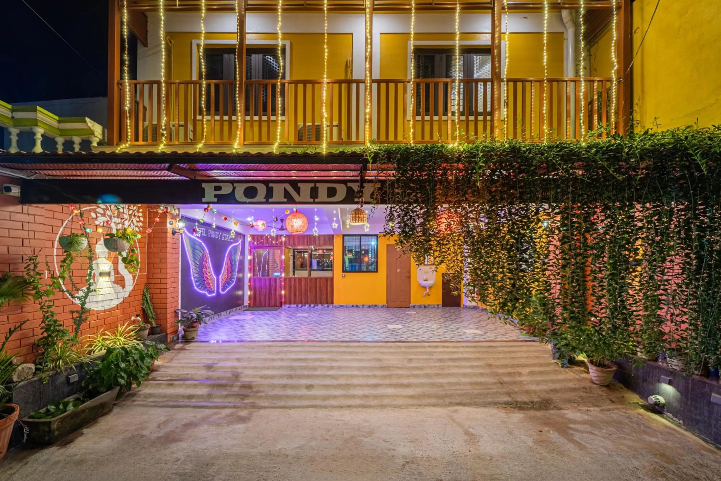 Facade/entrance in Pondy Stay