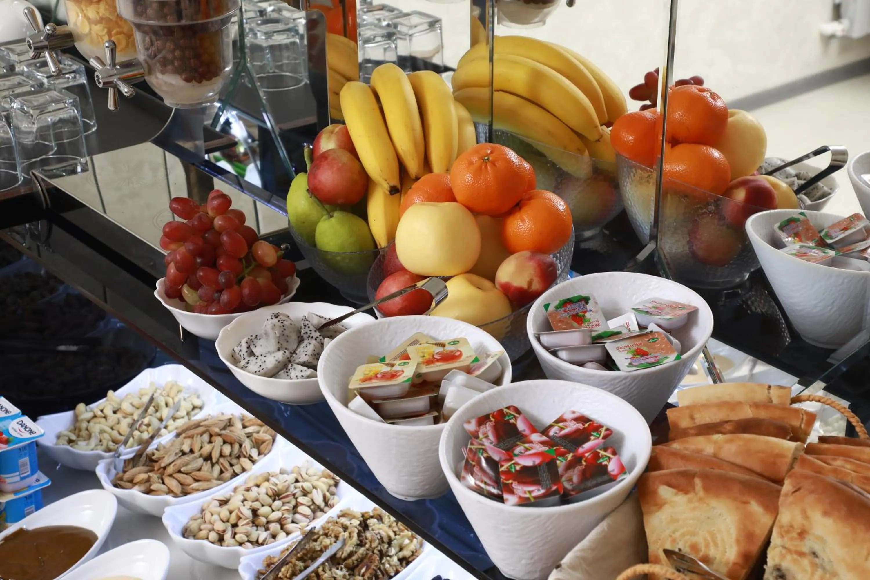 Breakfast in Sharq hotel