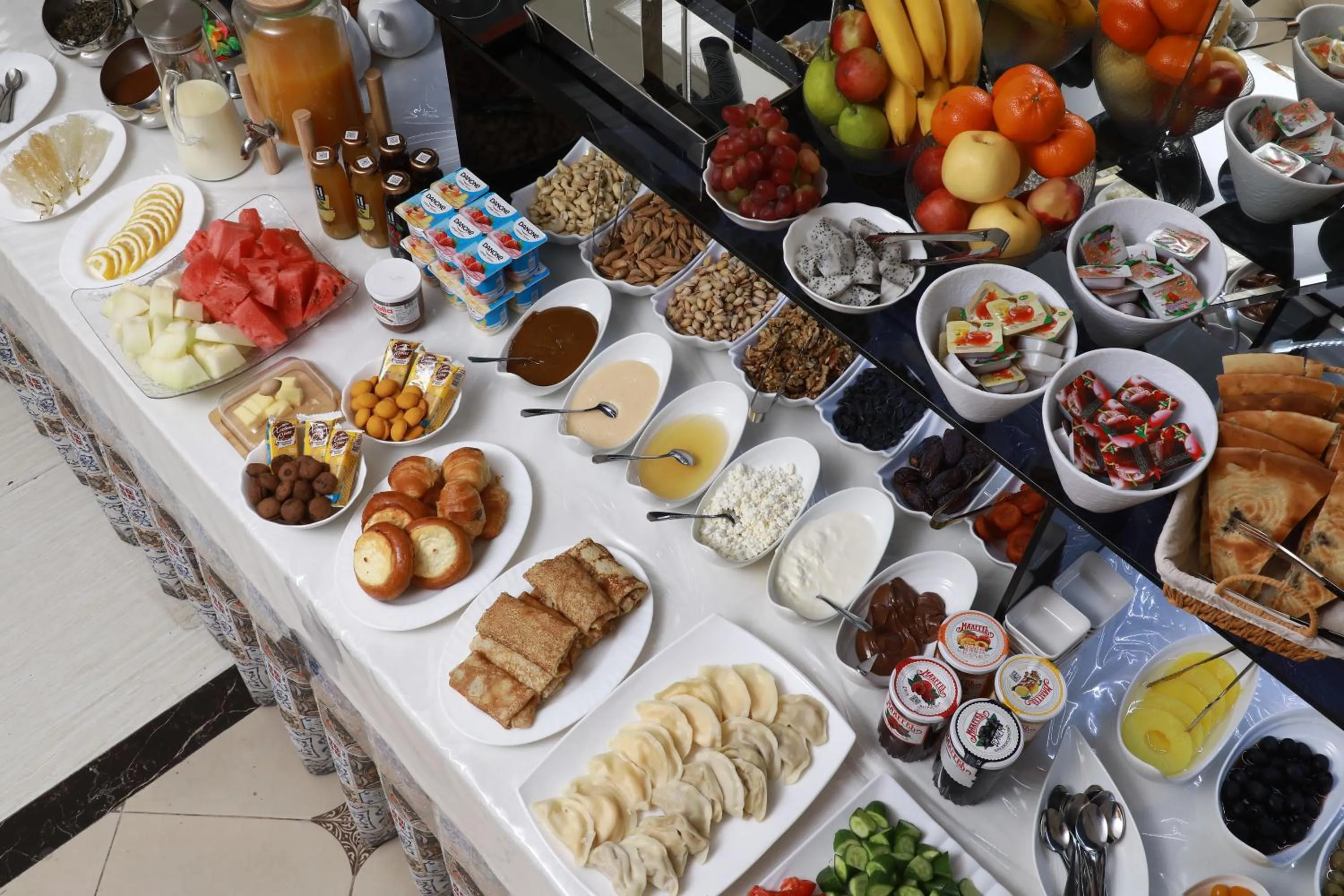 Breakfast in Sharq hotel