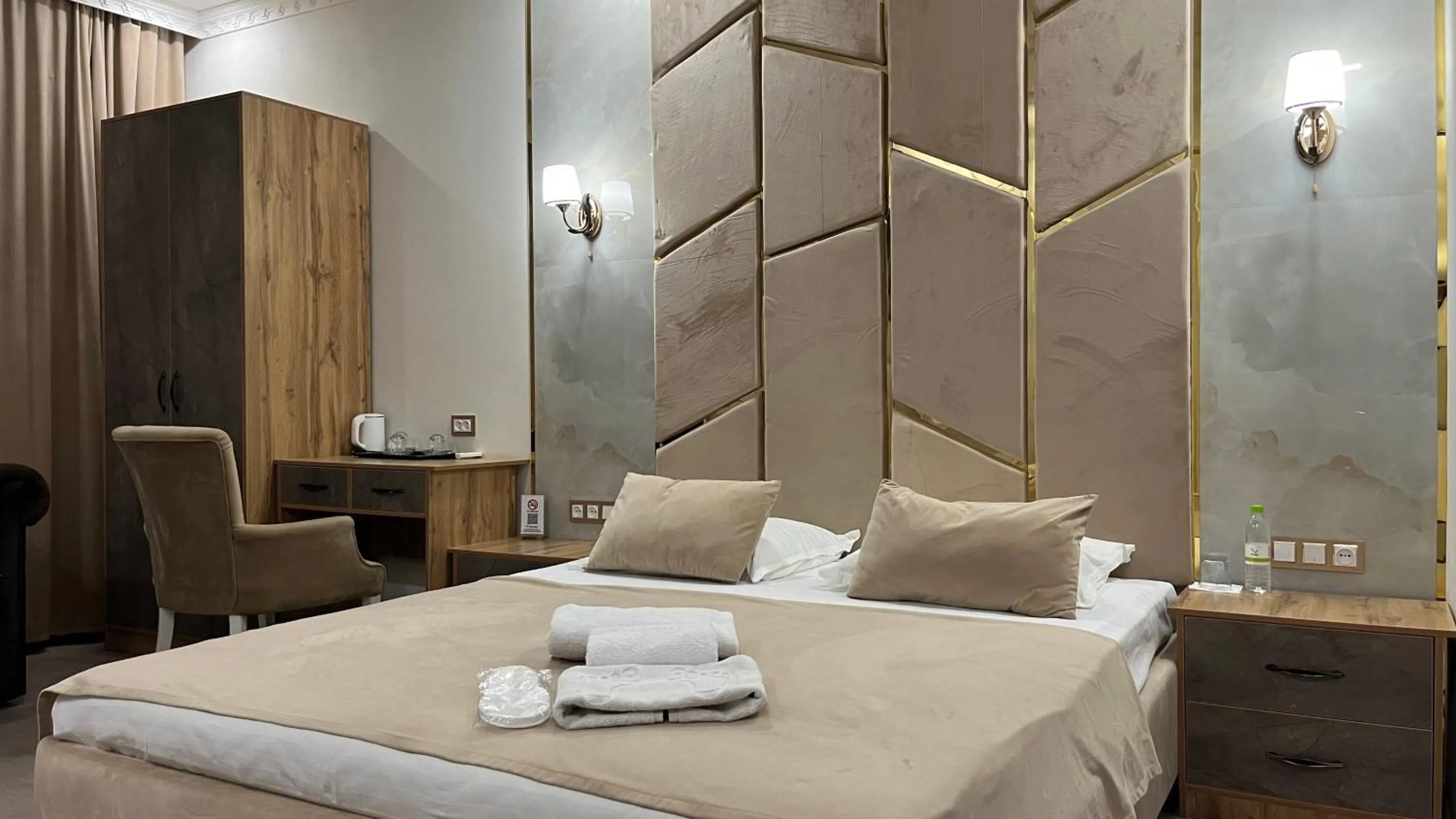 Photo of the whole room, Bed in Sharq hotel