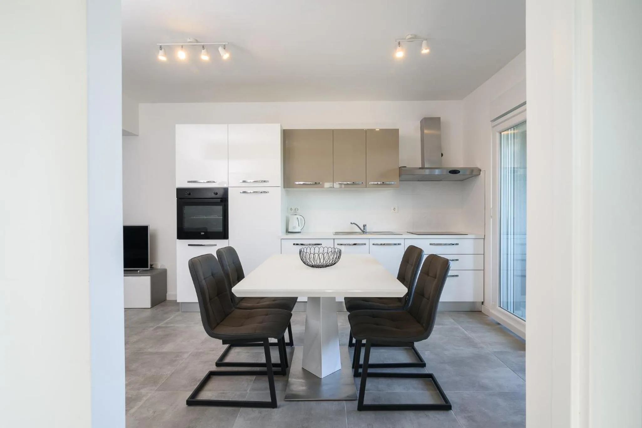 Kitchen or kitchenette in Apartman Franka