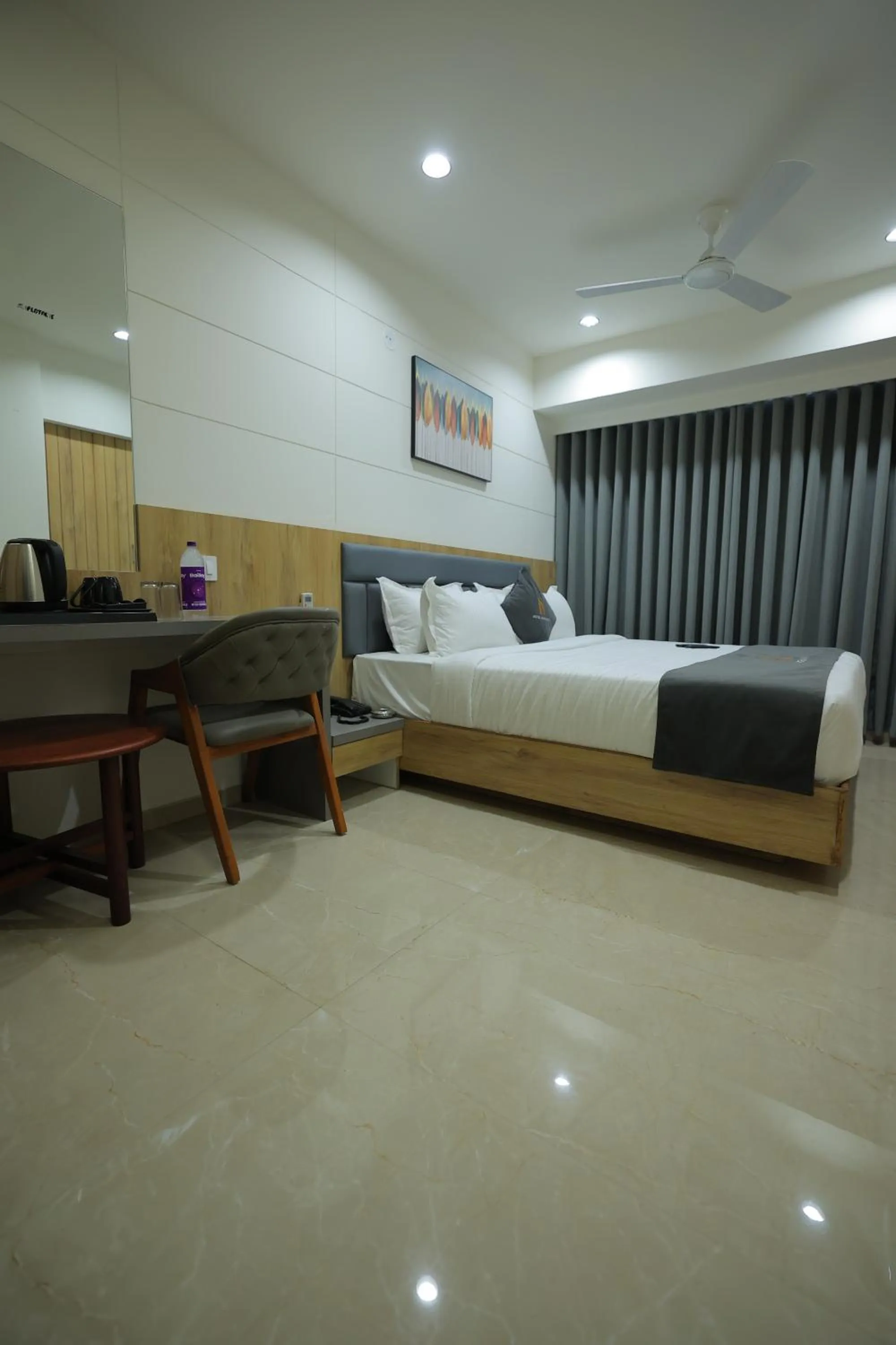 Bed in Hotel Shayan Inn