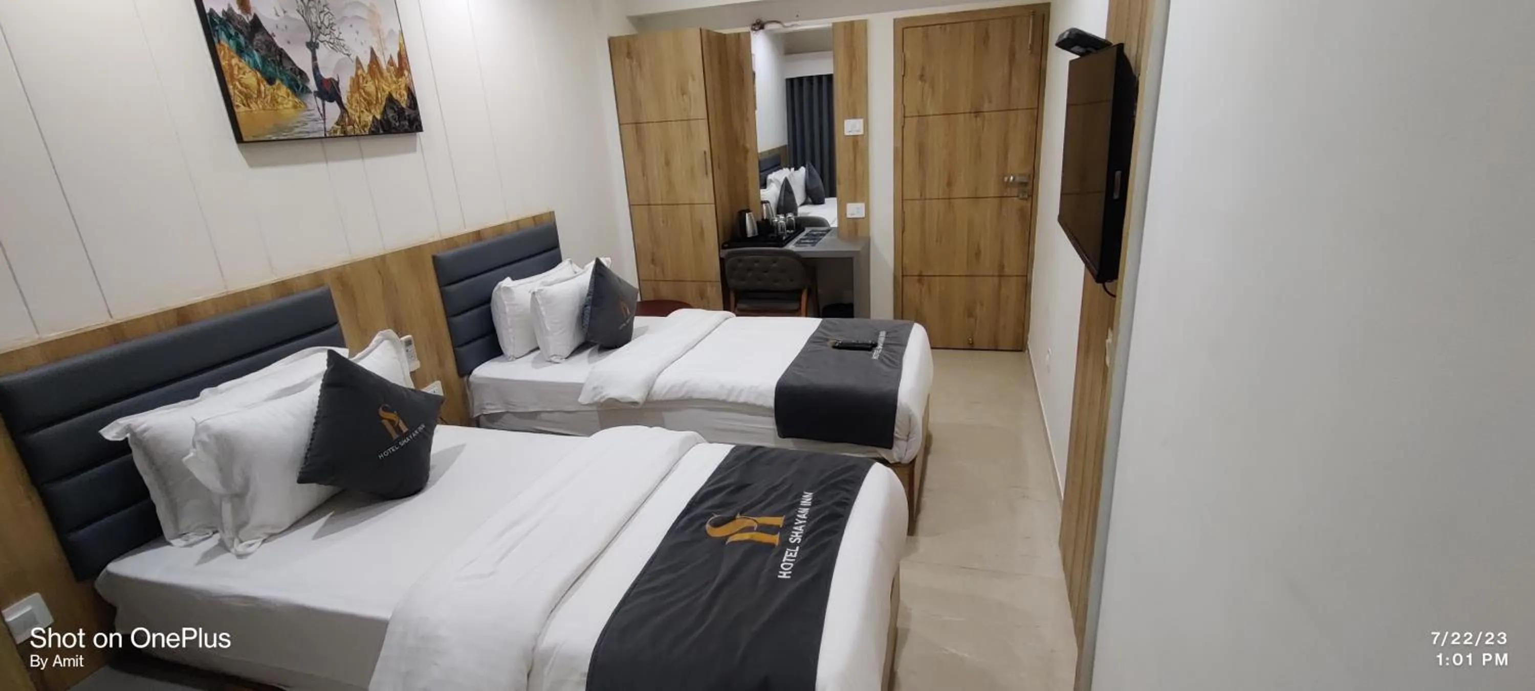 Bed in Hotel Shayan Inn