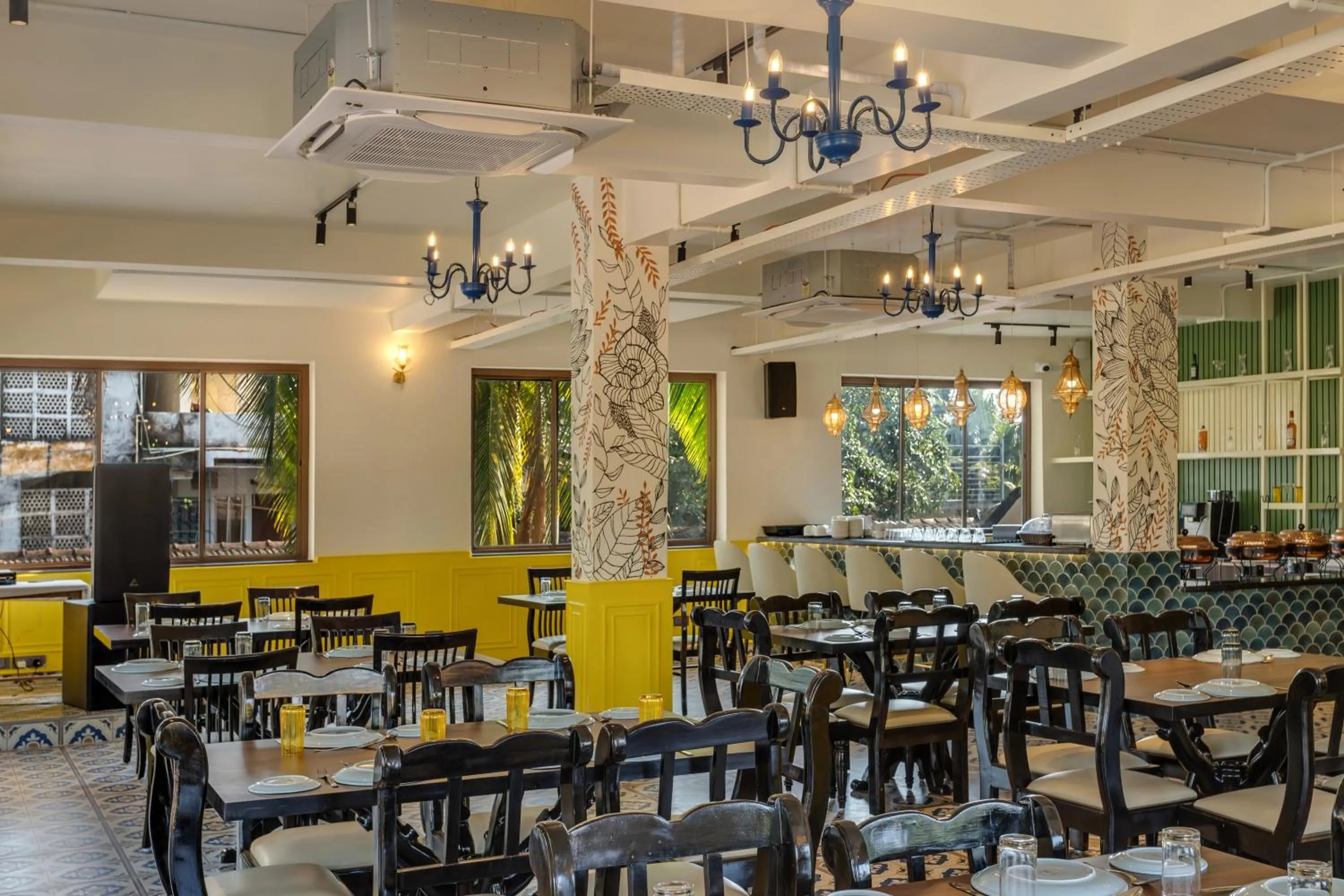 Restaurant/places to eat in La baga Beach Hotel