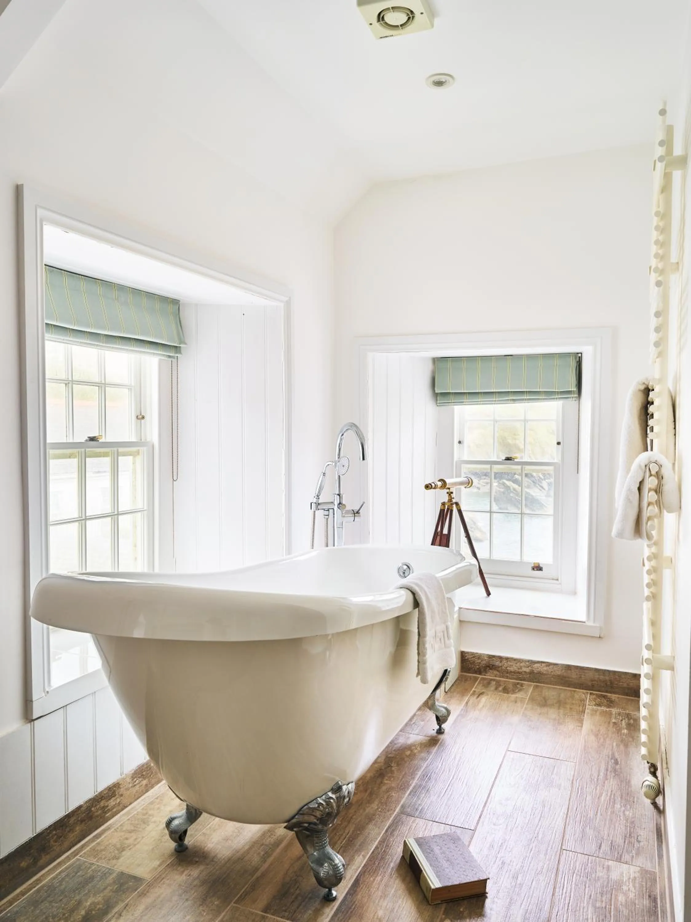 Bath in Lugger Hotel ‘A Bespoke Hotel’