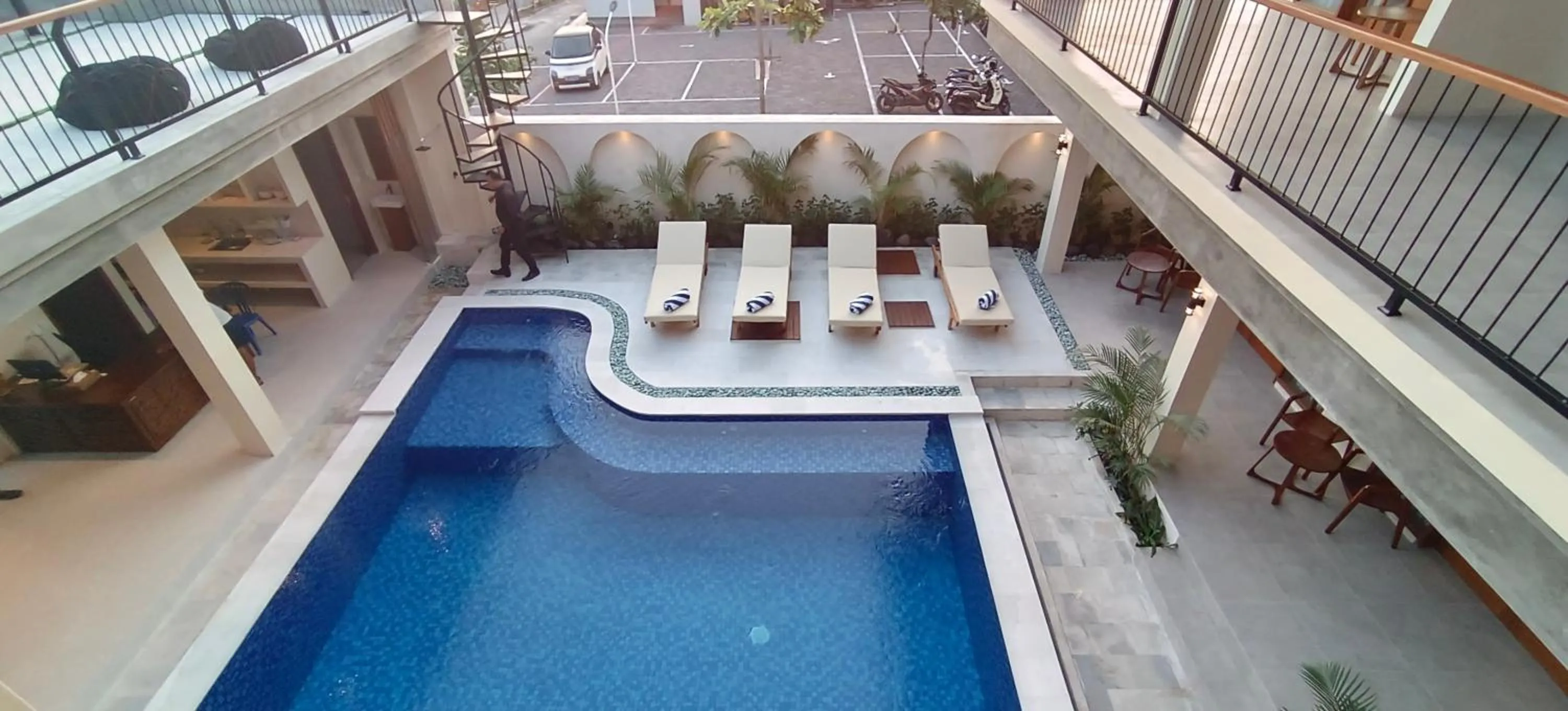 FULLMOON CANGGU Nelayan