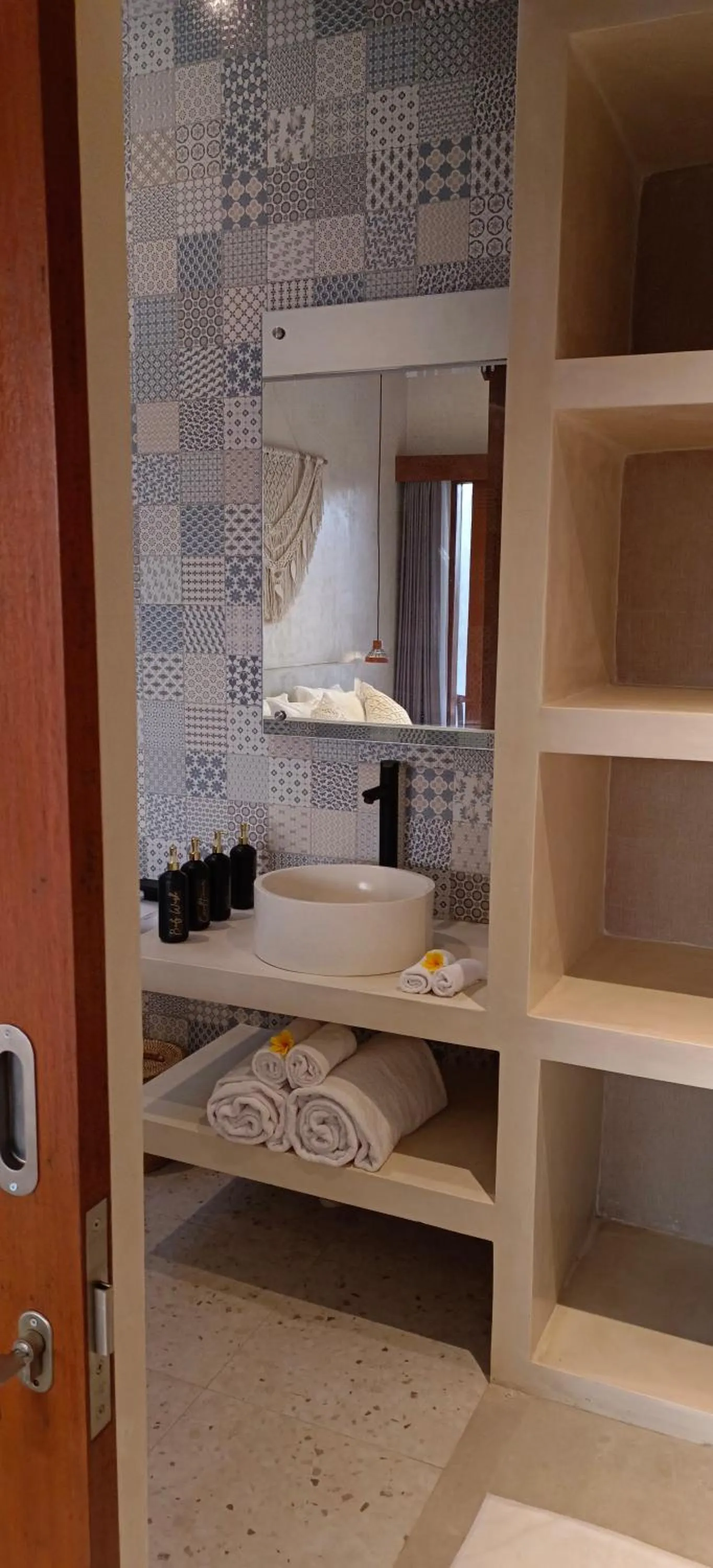 FULLMOON CANGGU Nelayan