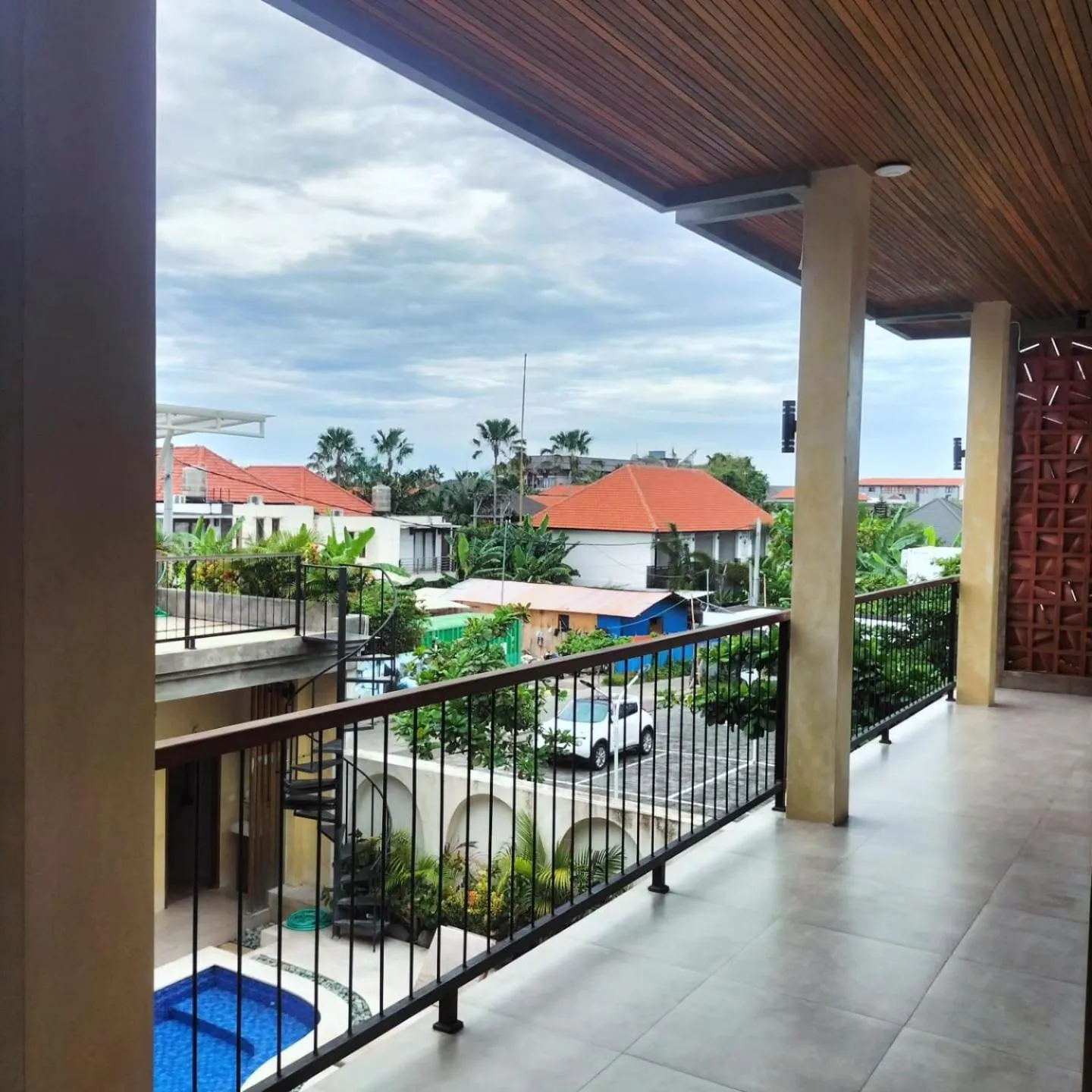 FULLMOON CANGGU Nelayan